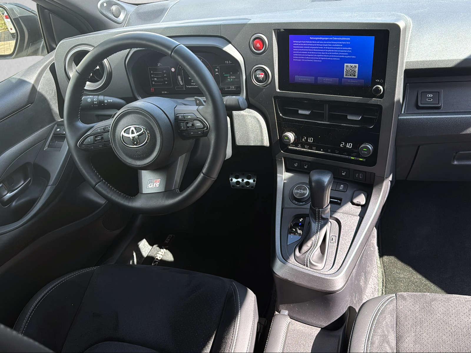 TOYOTA GR Yaris 1.6 Turbo Sport 4x4-image-12