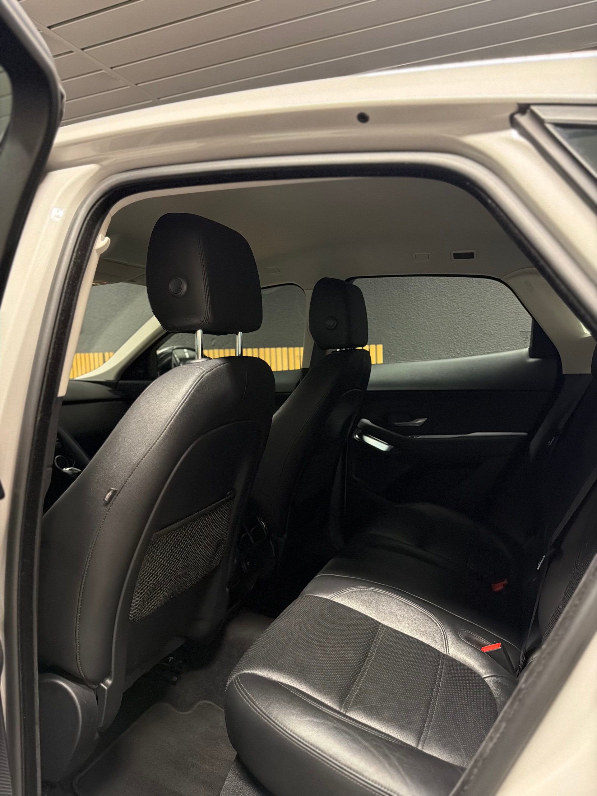 JAGUAR E-Pace 2.0d D150 AWD Automatik-image-10