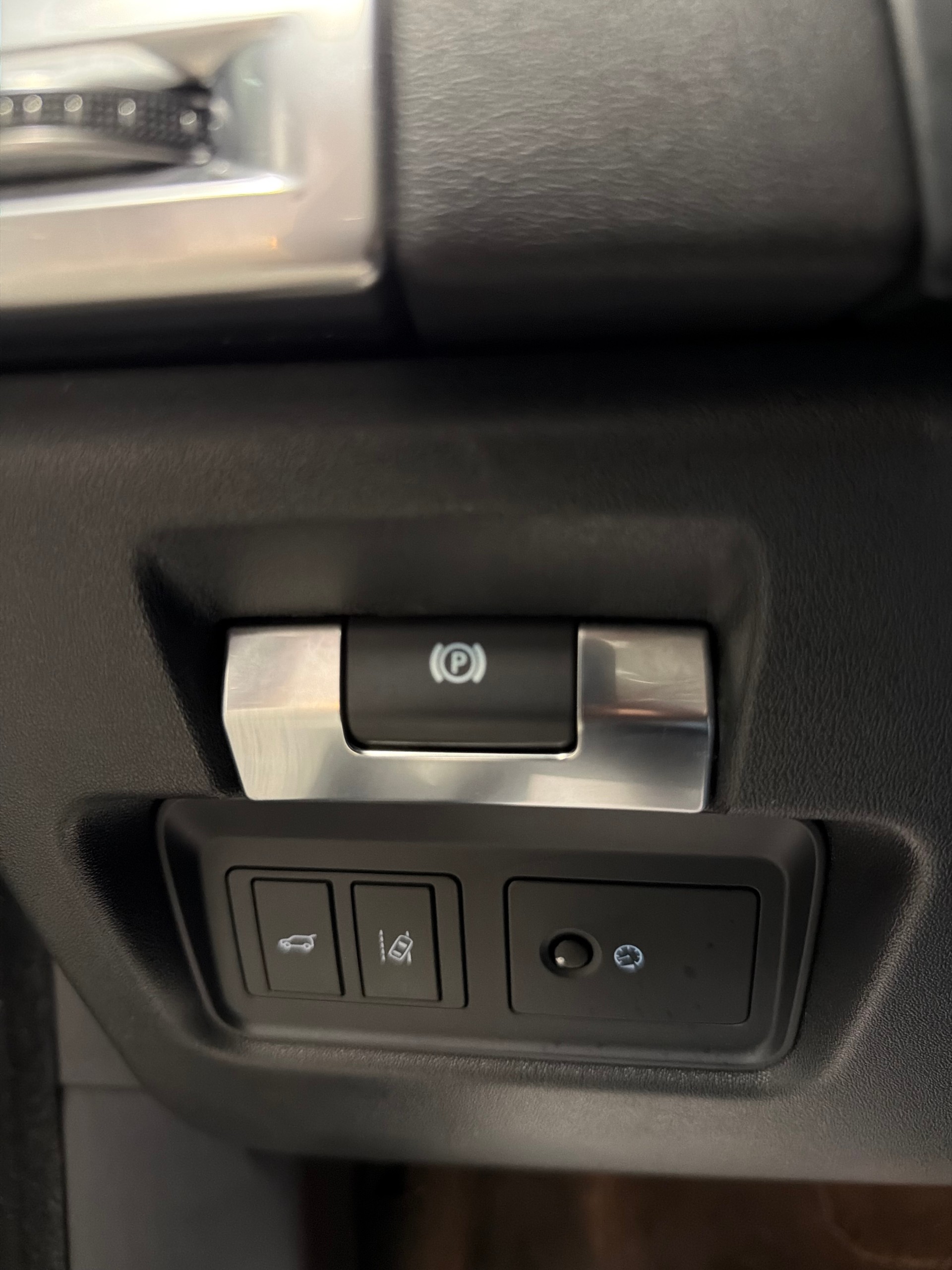 JAGUAR E-Pace 2.0d D150 AWD Automatik-image-16