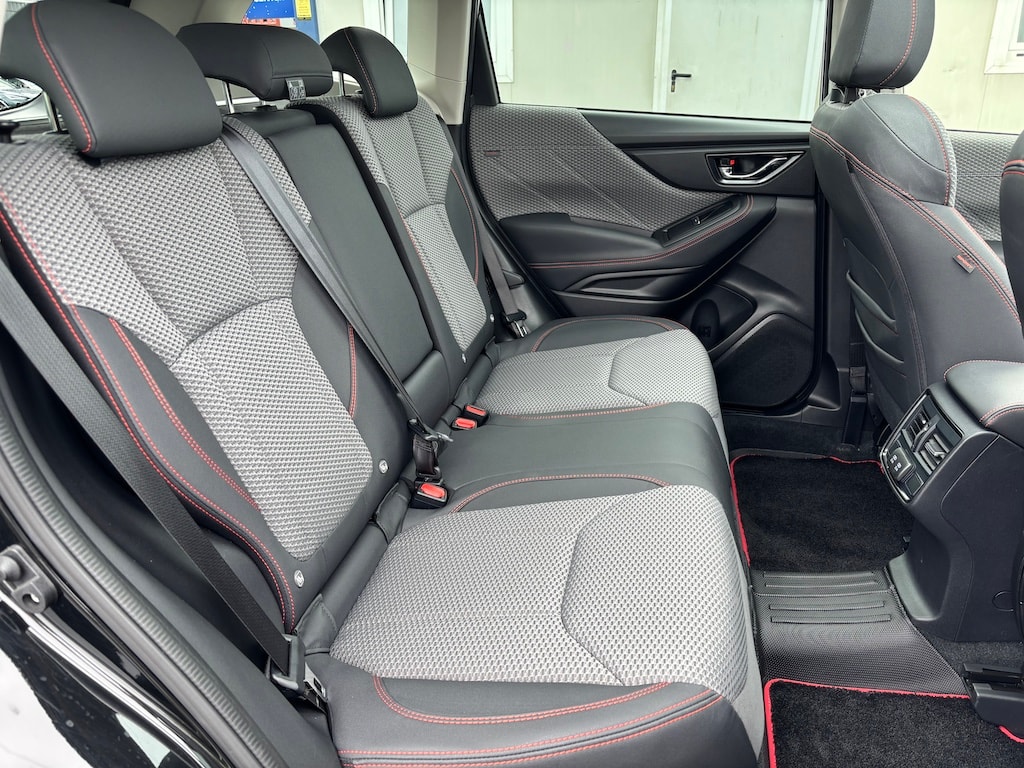 SUBARU Forester 2.0i e-Boxer Sport Lineartronic-image-17