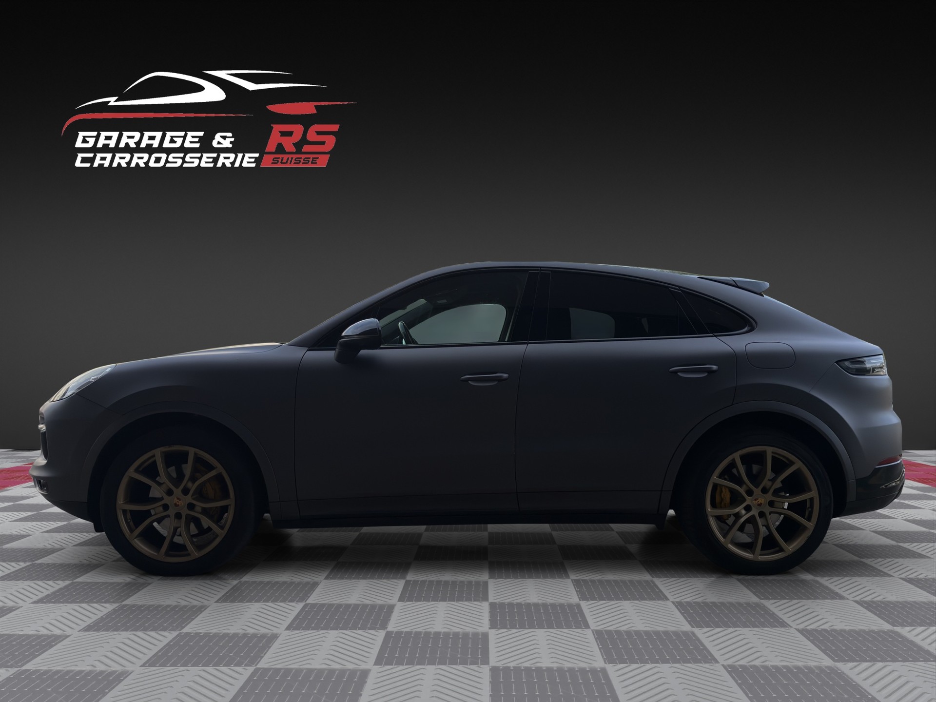 PORSCHE Cayenne Coupé E-Hybrid-image-1