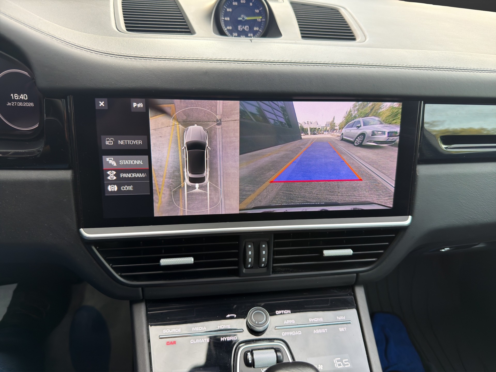 PORSCHE Cayenne Coupé E-Hybrid-image-10