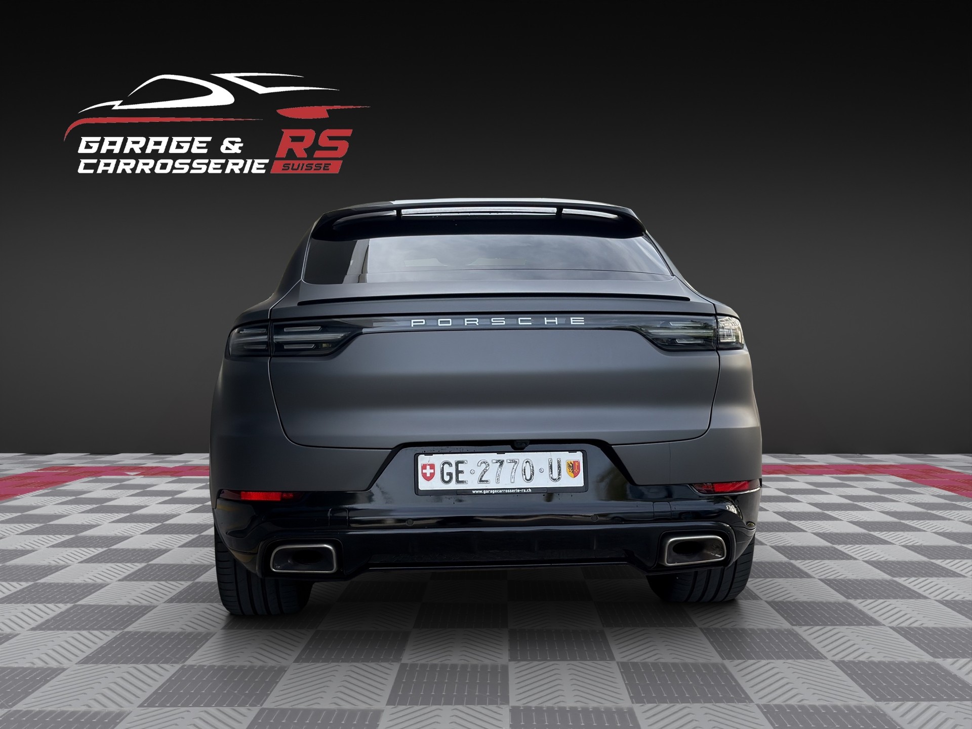 PORSCHE Cayenne Coupé E-Hybrid-image-3