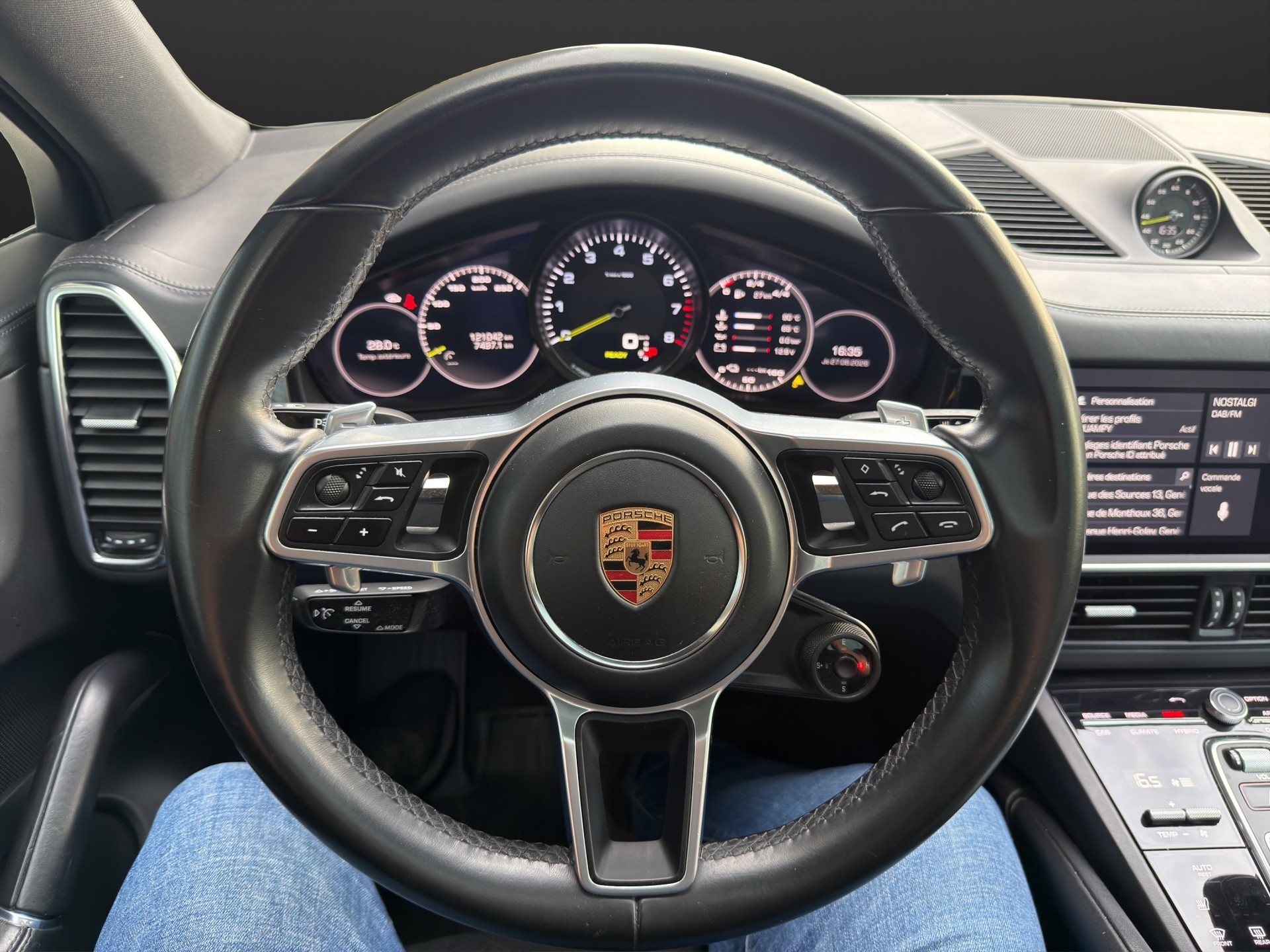 PORSCHE Cayenne Coupé E-Hybrid-image-14