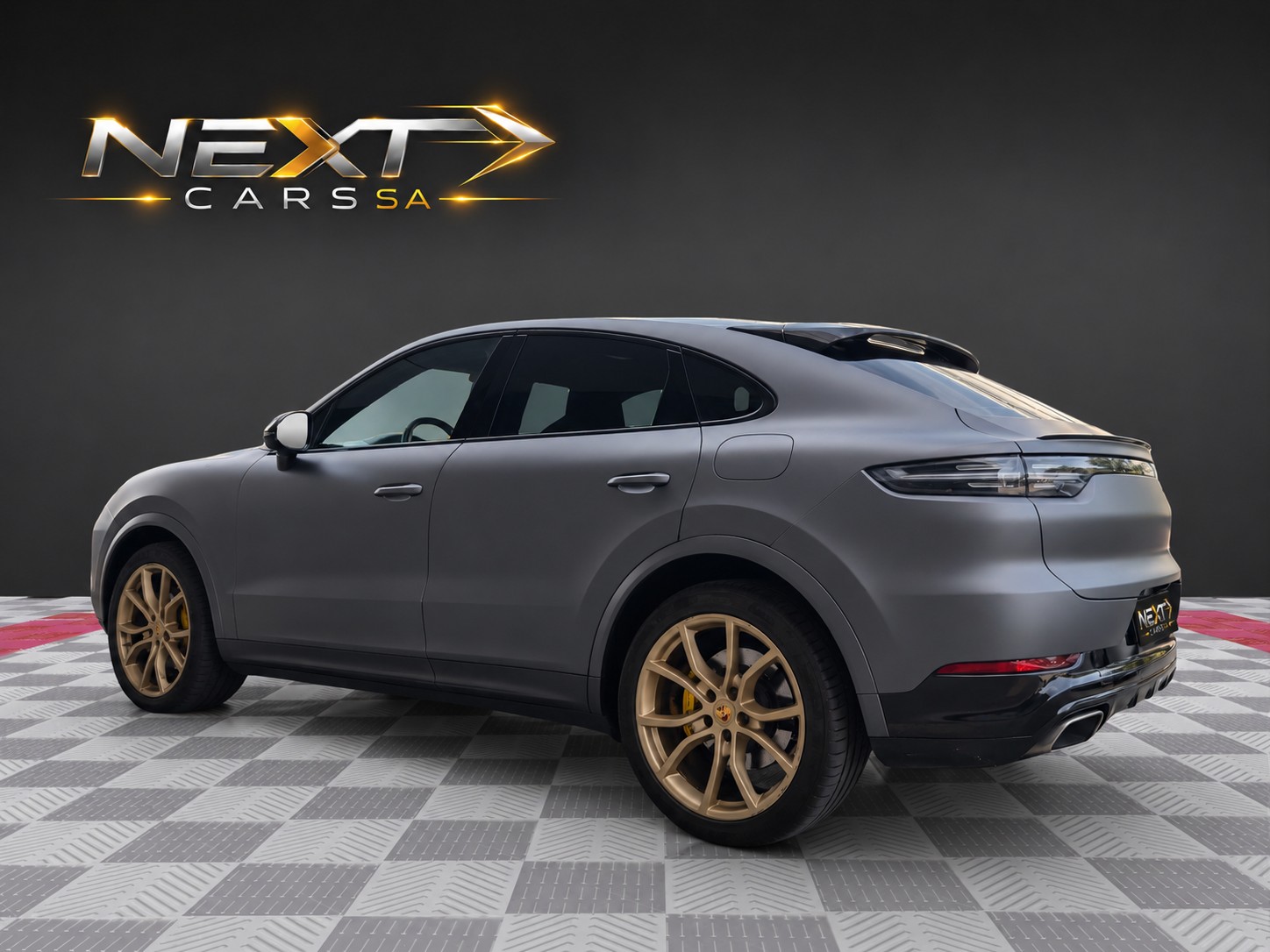PORSCHE Cayenne Coupé E-Hybrid-image-2