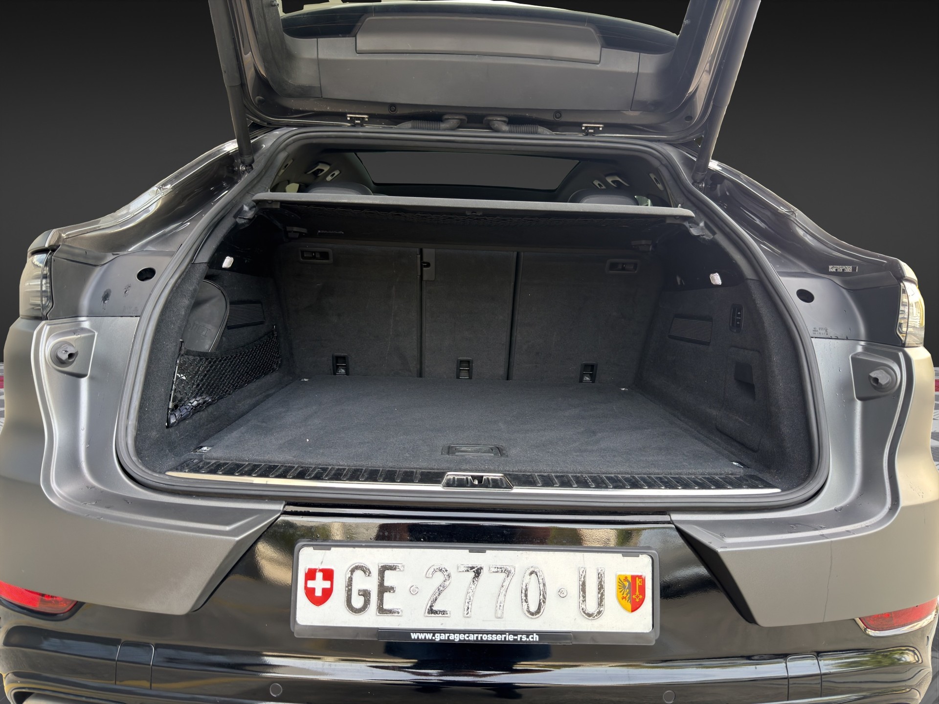 PORSCHE Cayenne Coupé E-Hybrid-image-15