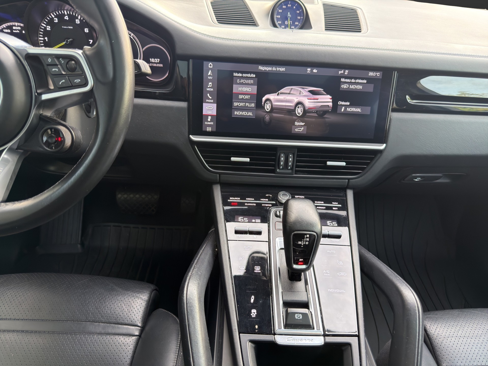 PORSCHE Cayenne Coupé E-Hybrid-image-9