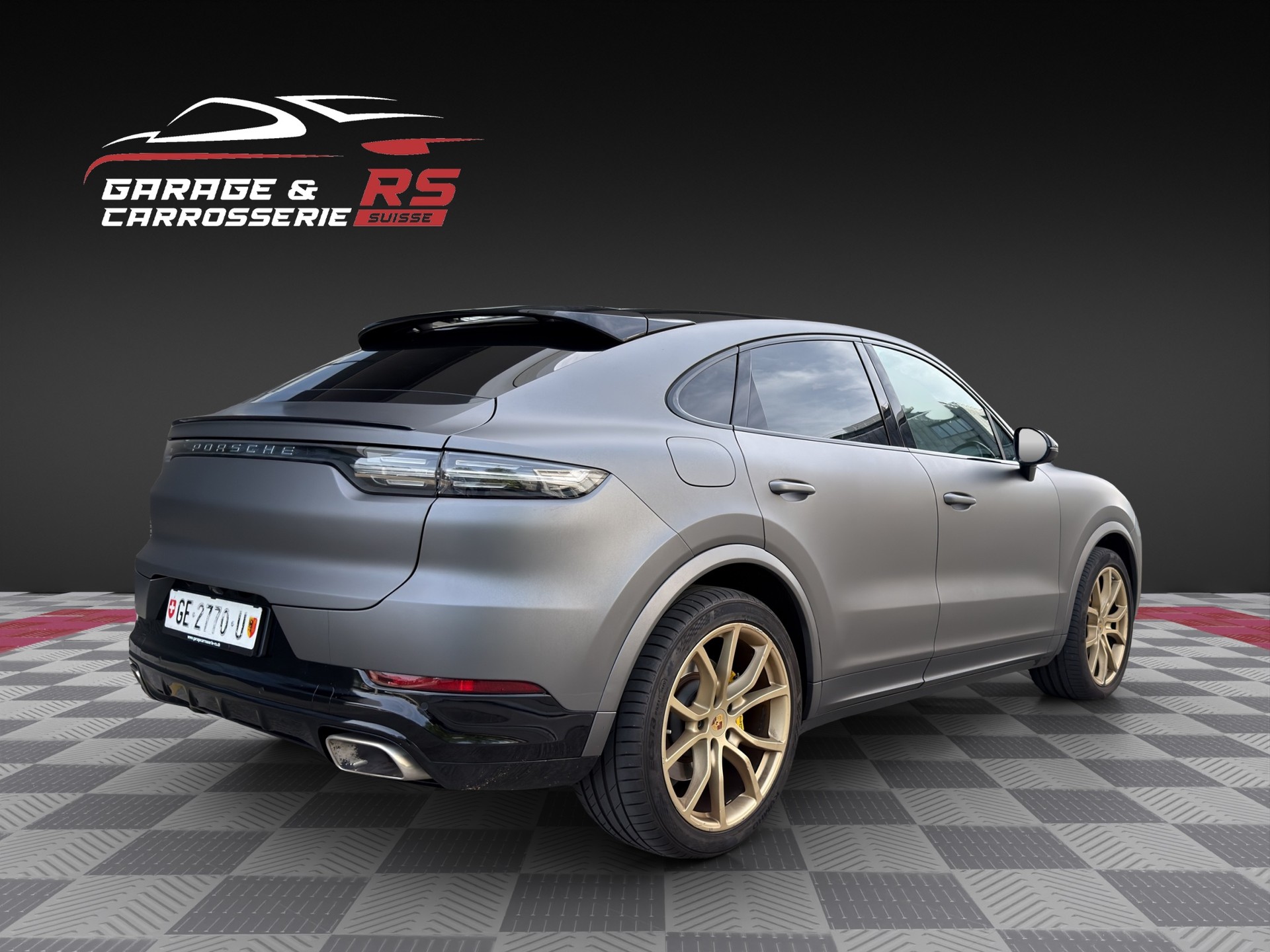 PORSCHE Cayenne Coupé E-Hybrid-image-4