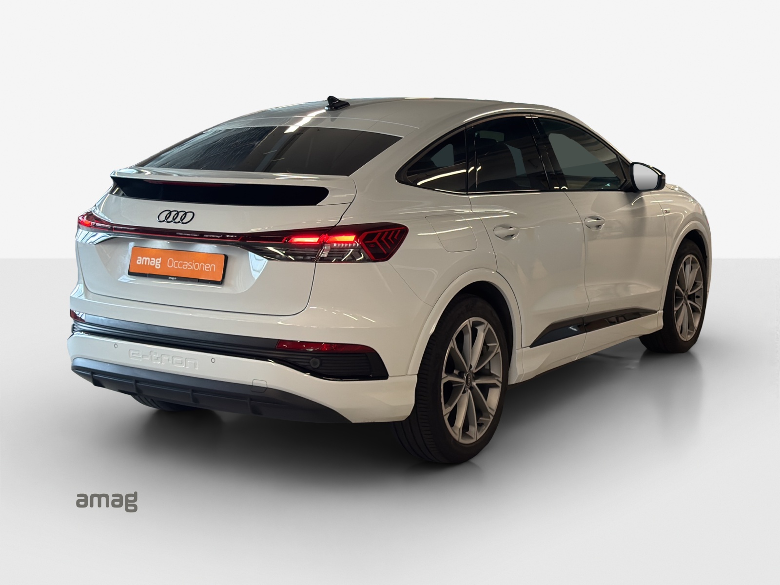 AUDI Q4 Sportback e-tron 50 quattro-image-4