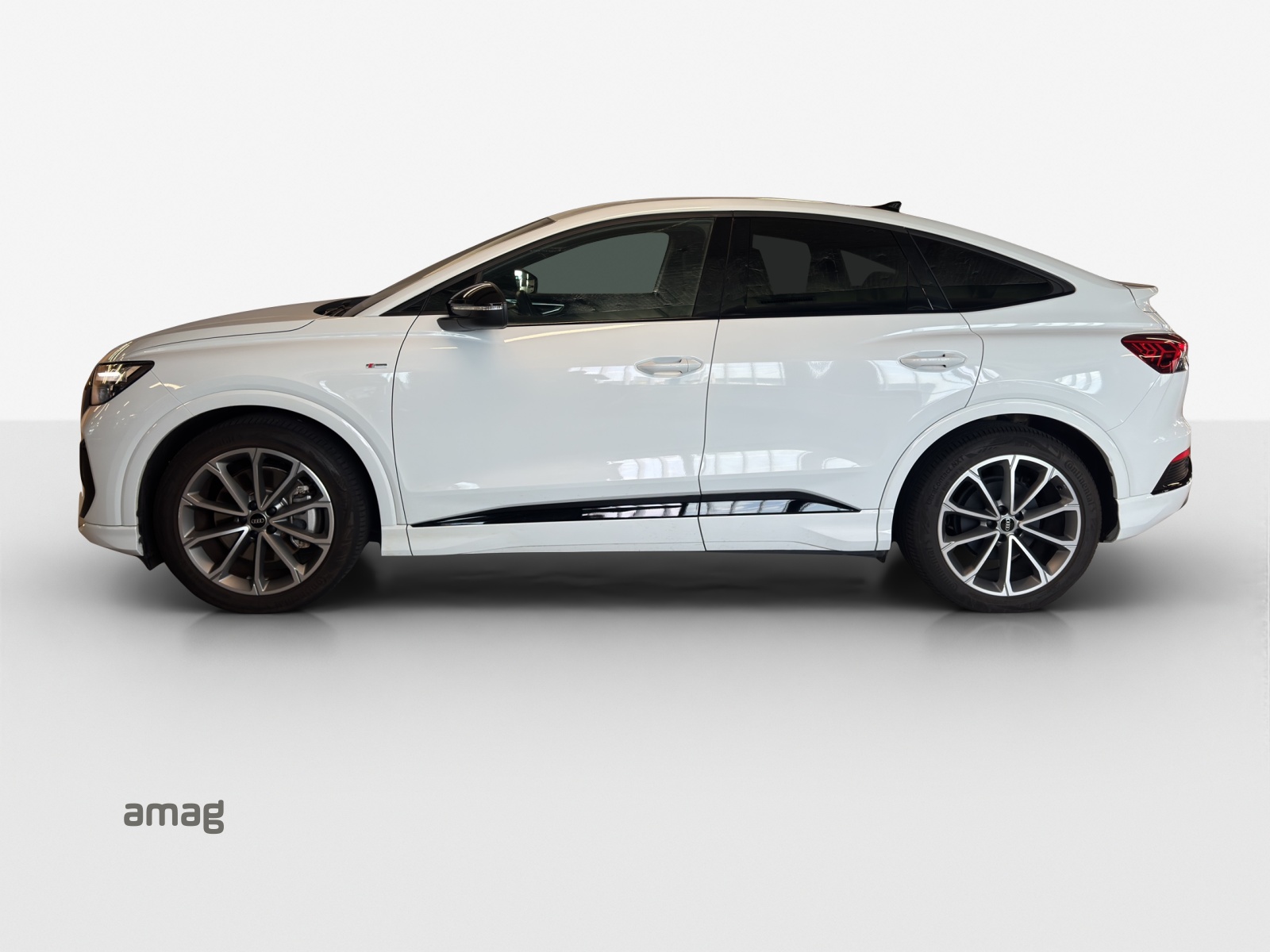 AUDI Q4 Sportback e-tron 50 quattro-image-1