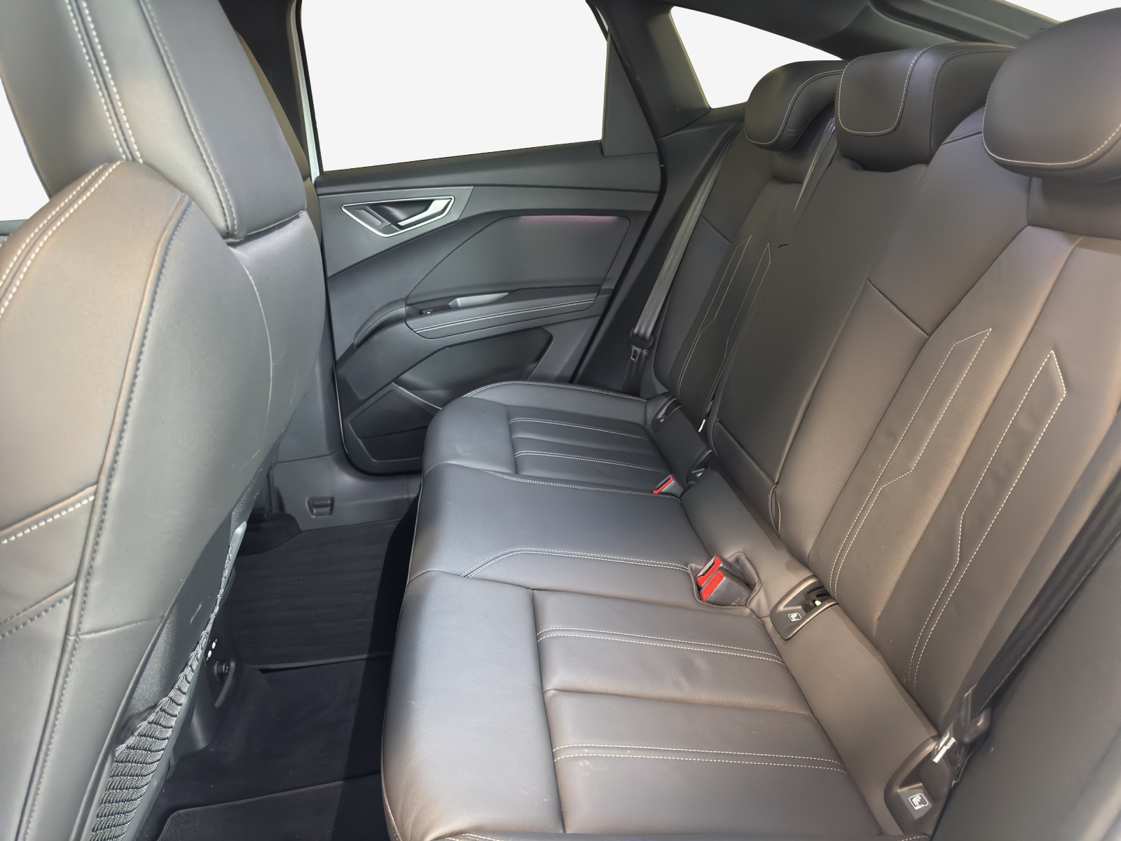 AUDI Q4 Sportback e-tron 50 quattro-image-11