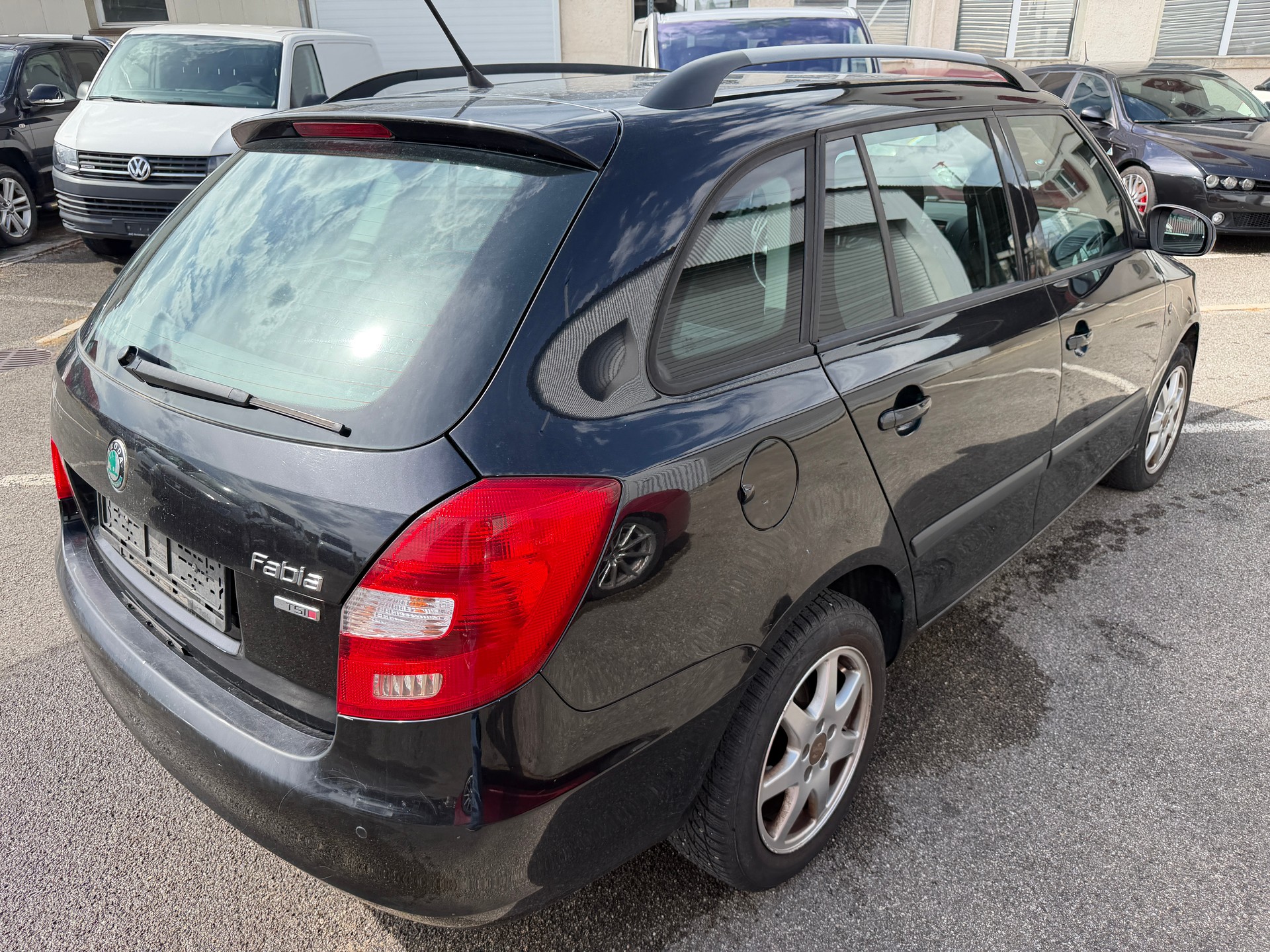 SKODA Fabia 1.2 TSI Ambiente-image-2