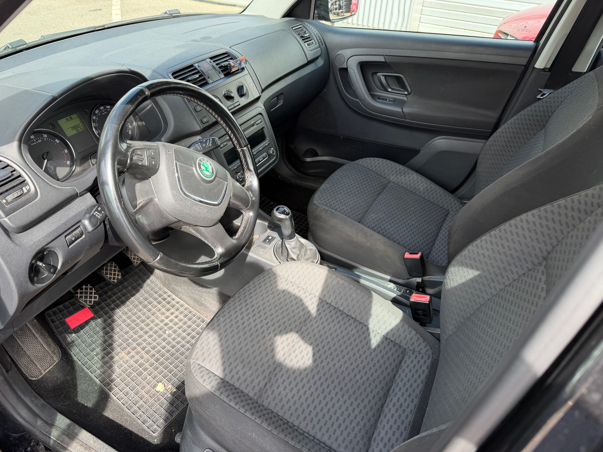 SKODA Fabia 1.2 TSI Ambiente-image-4