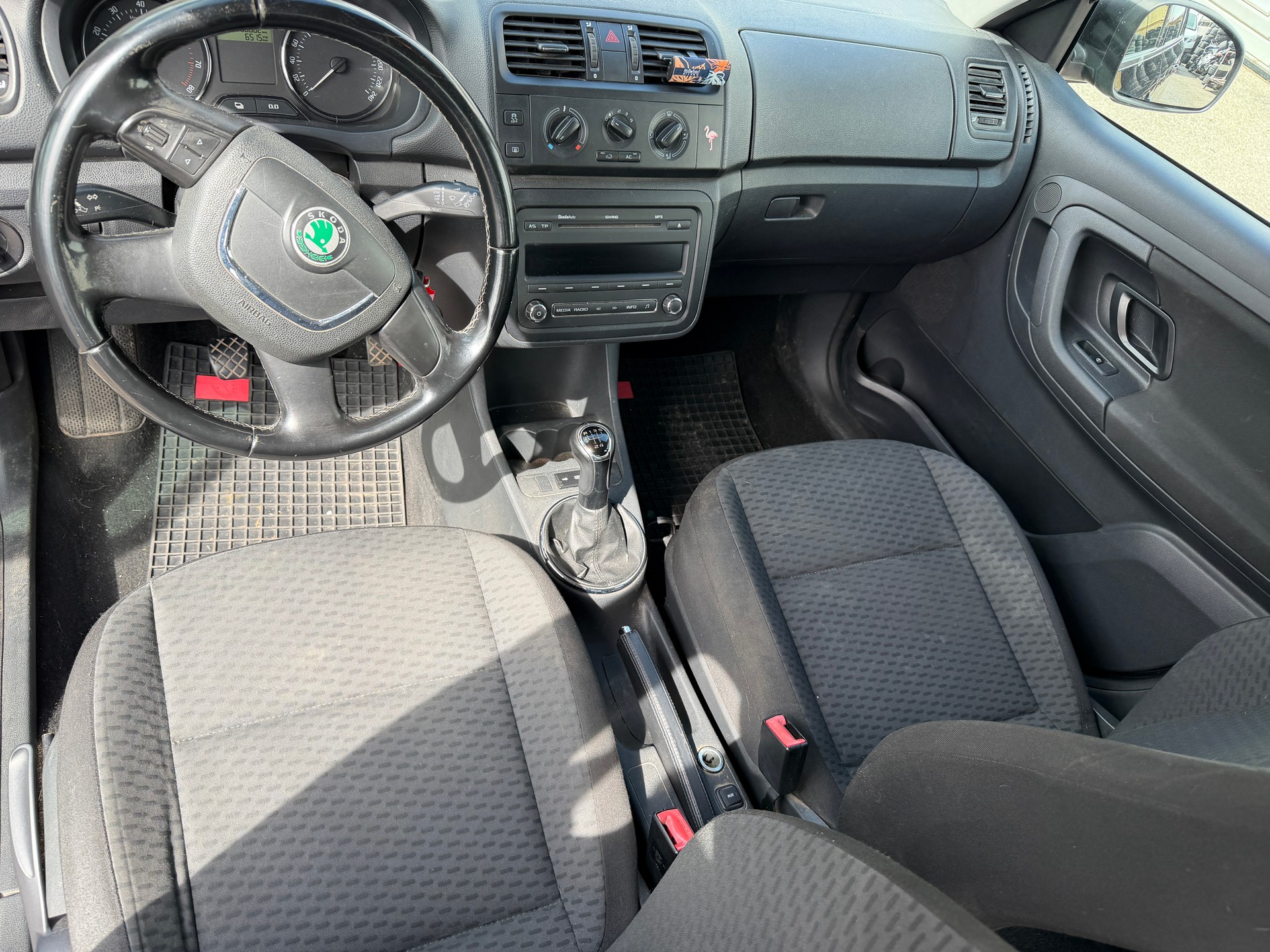 SKODA Fabia 1.2 TSI Ambiente-image-5