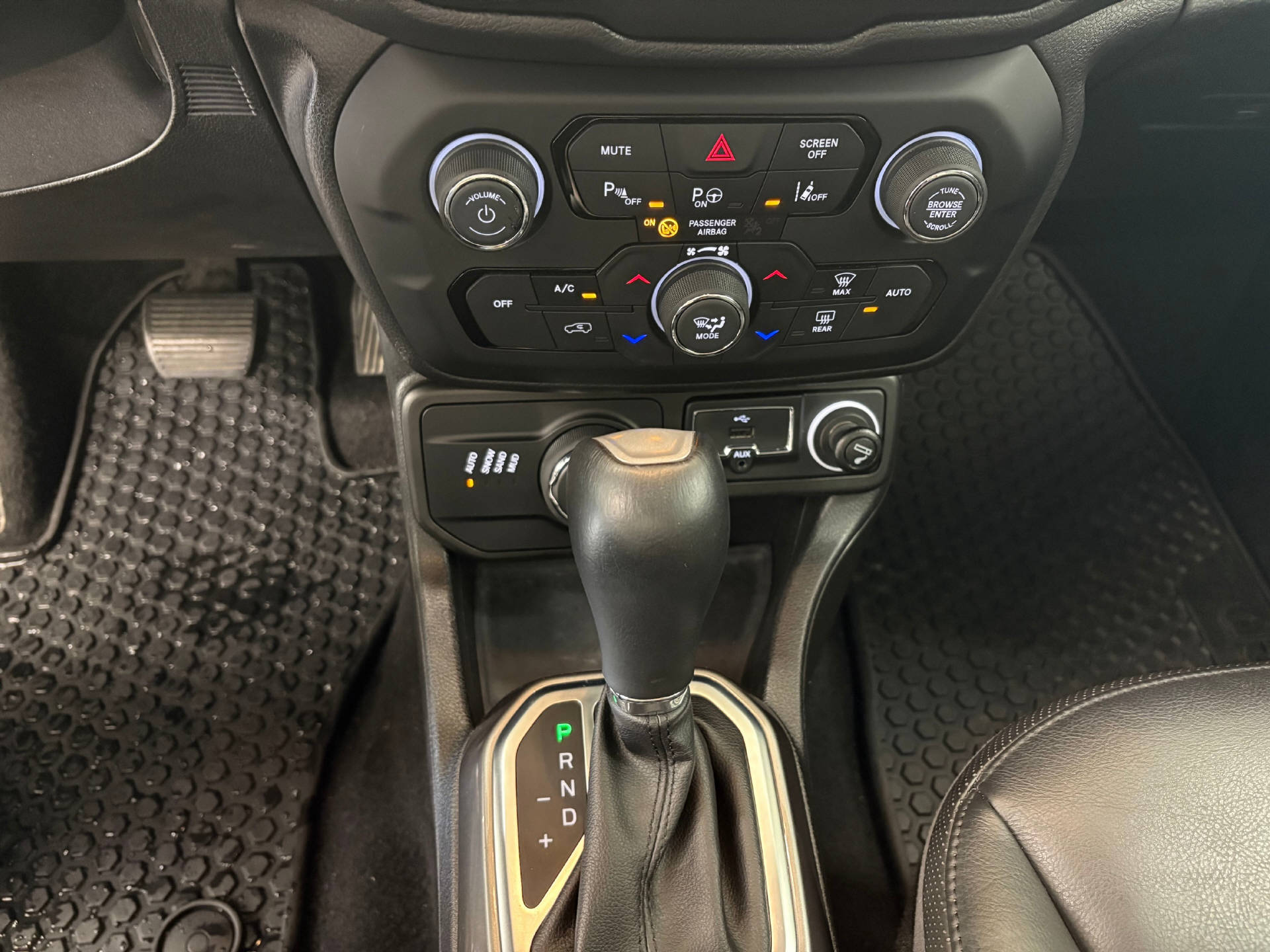 JEEP Renegade 1.4 170 MultiAir Limited AWD-image-10