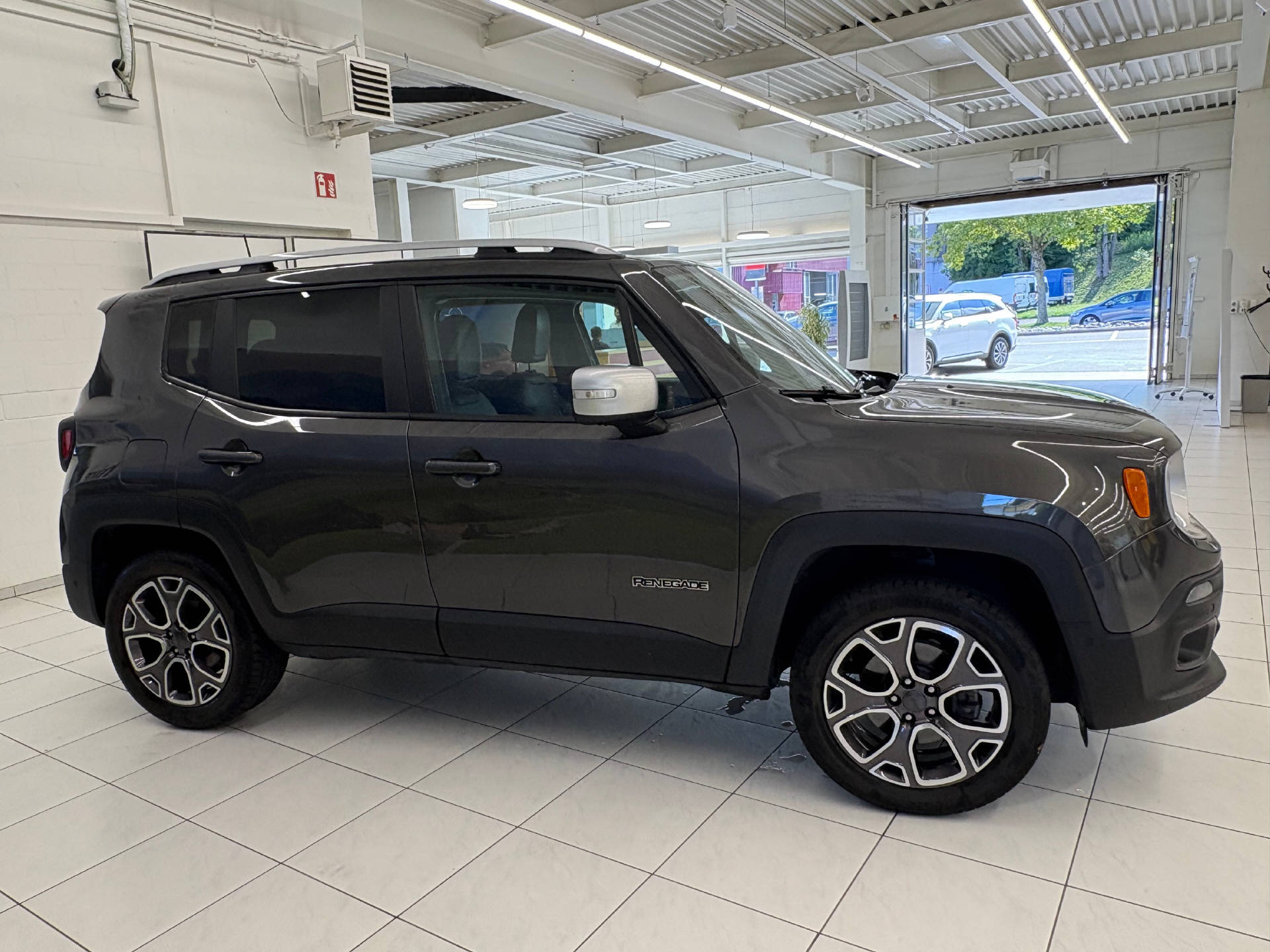 JEEP Renegade 1.4 170 MultiAir Limited AWD-image-3