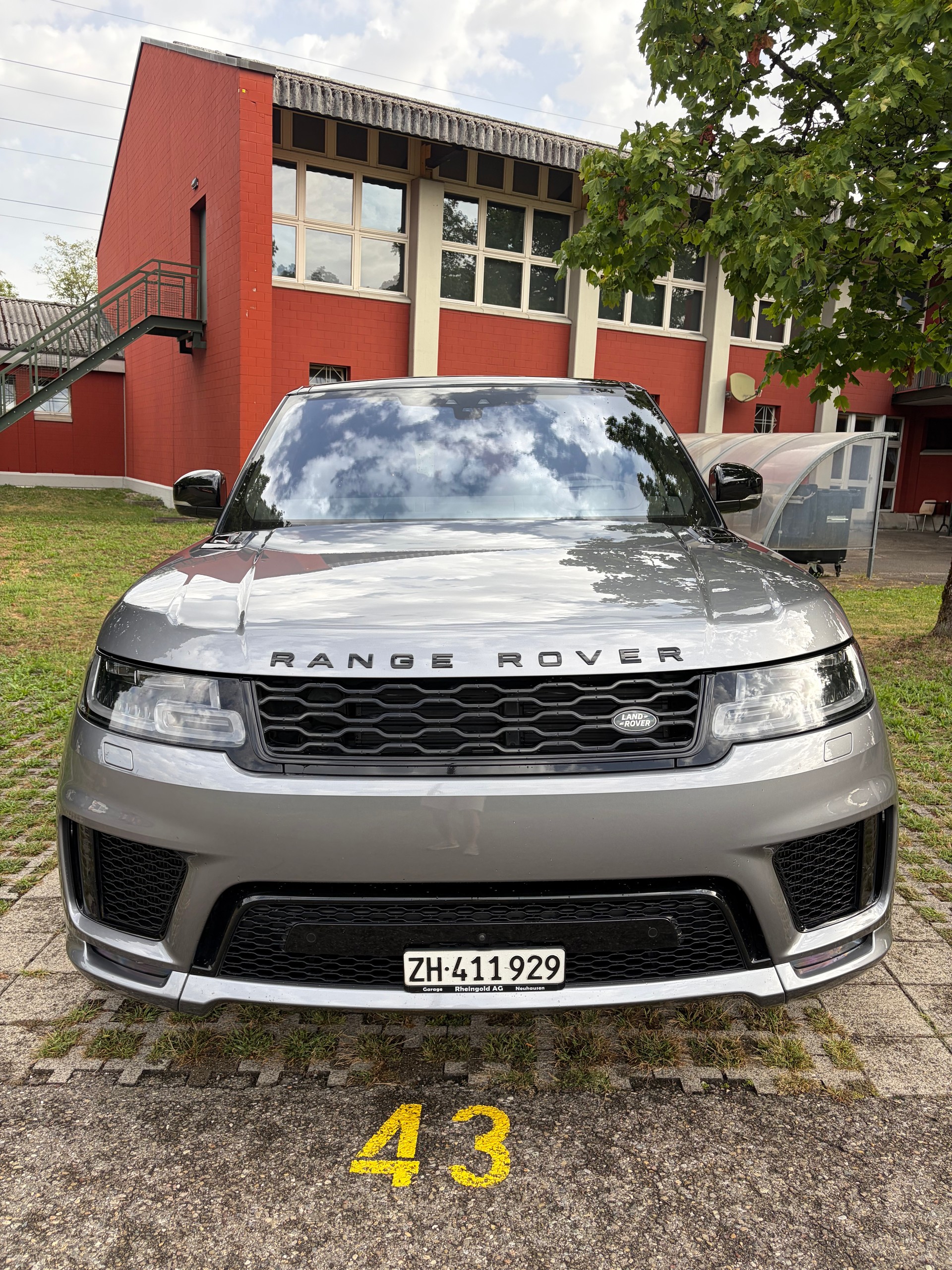LAND ROVER 5.0 V8 SC HSE Dynamic Stealth-image-2