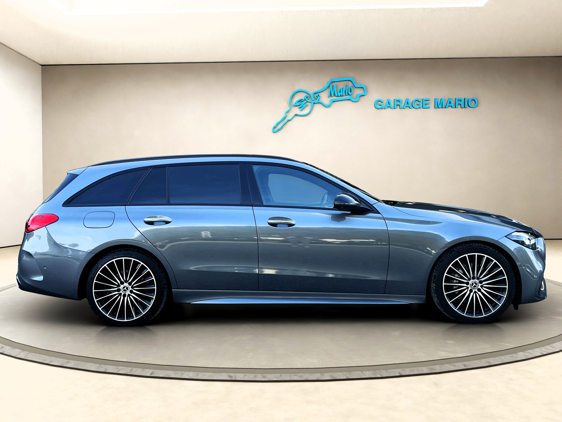 MERCEDES-BENZ C 300 T 4Matic❗FACELIFT AMG Line❗✅CH-Fahrzeug aus 1. Hand & 8-fach bereift✅-image-3