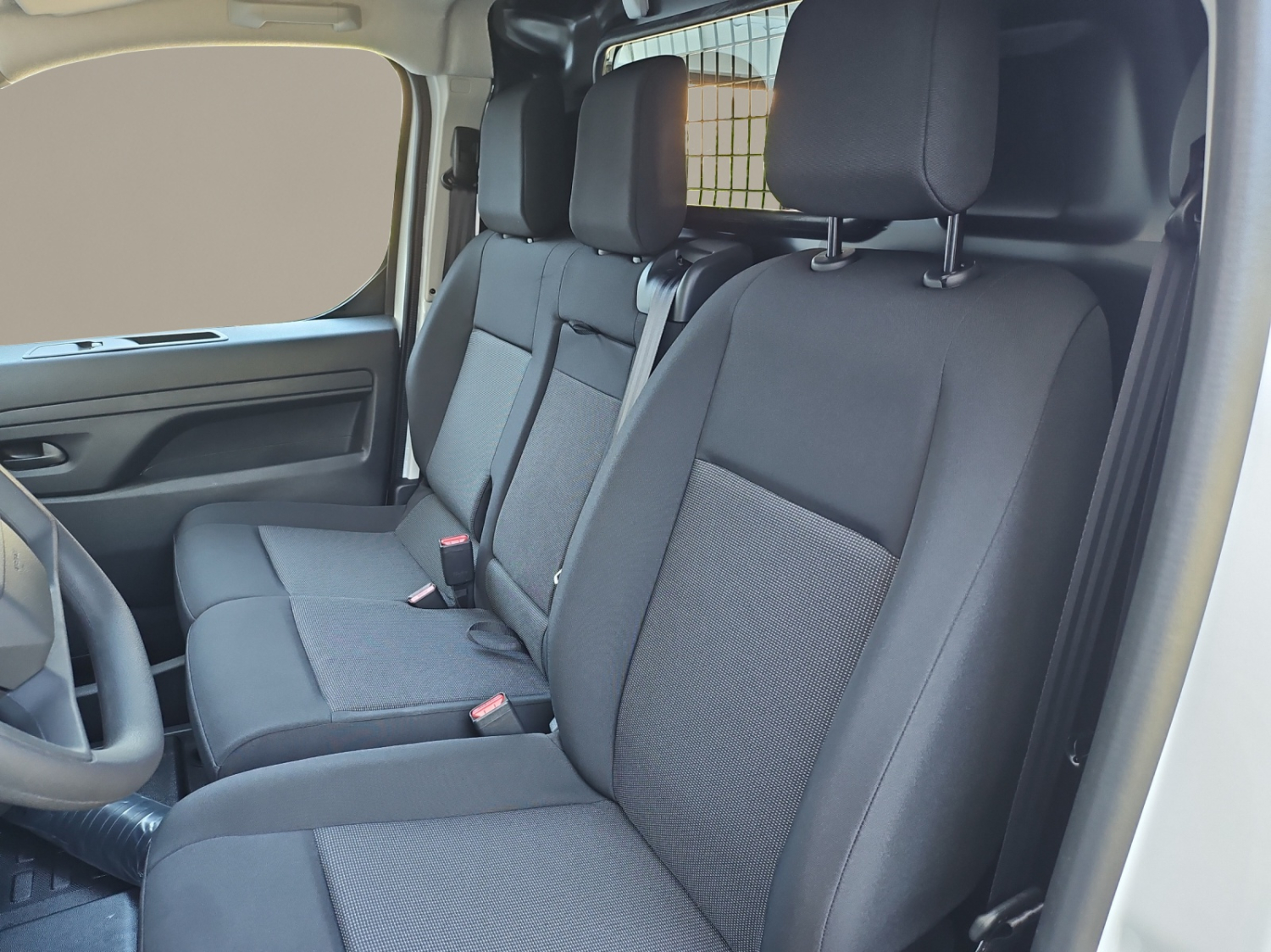 TOYOTA PROACE Van L1 2.0 D Advanced-image-9