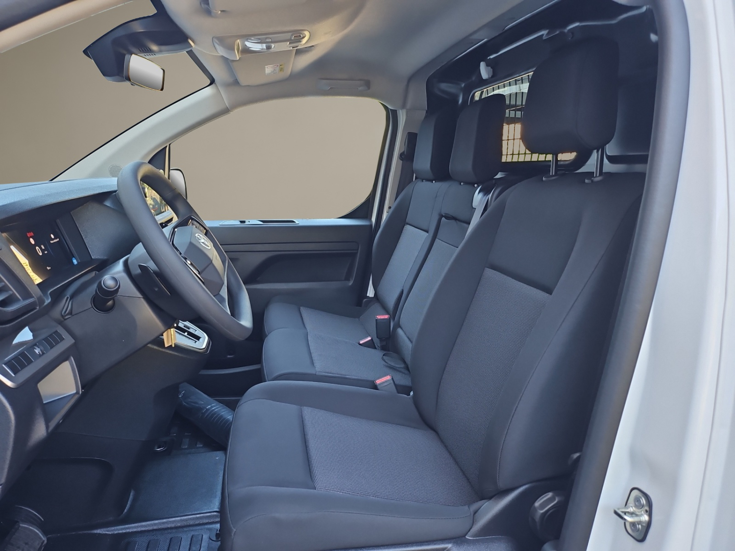 TOYOTA PROACE Van L1 2.0 D Advanced-image-8