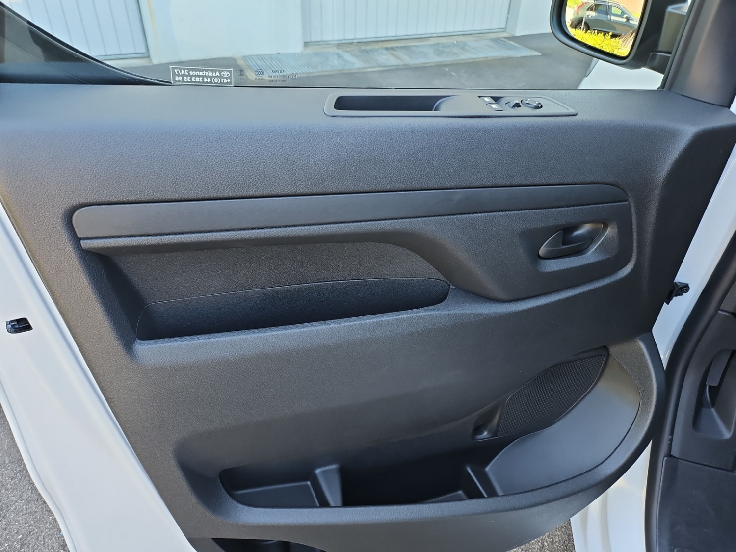 TOYOTA PROACE Van L1 2.0 D Advanced-image-10