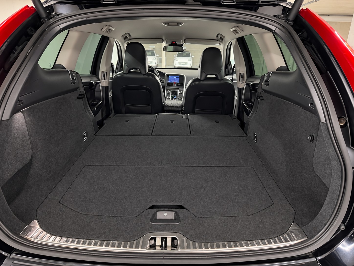 VOLVO XC60 D5 AWD Summum Geartronic-image-19