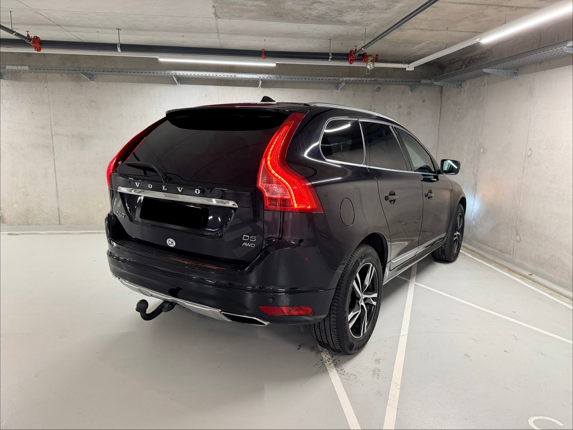 VOLVO XC60 D5 AWD Summum Geartronic-image-4