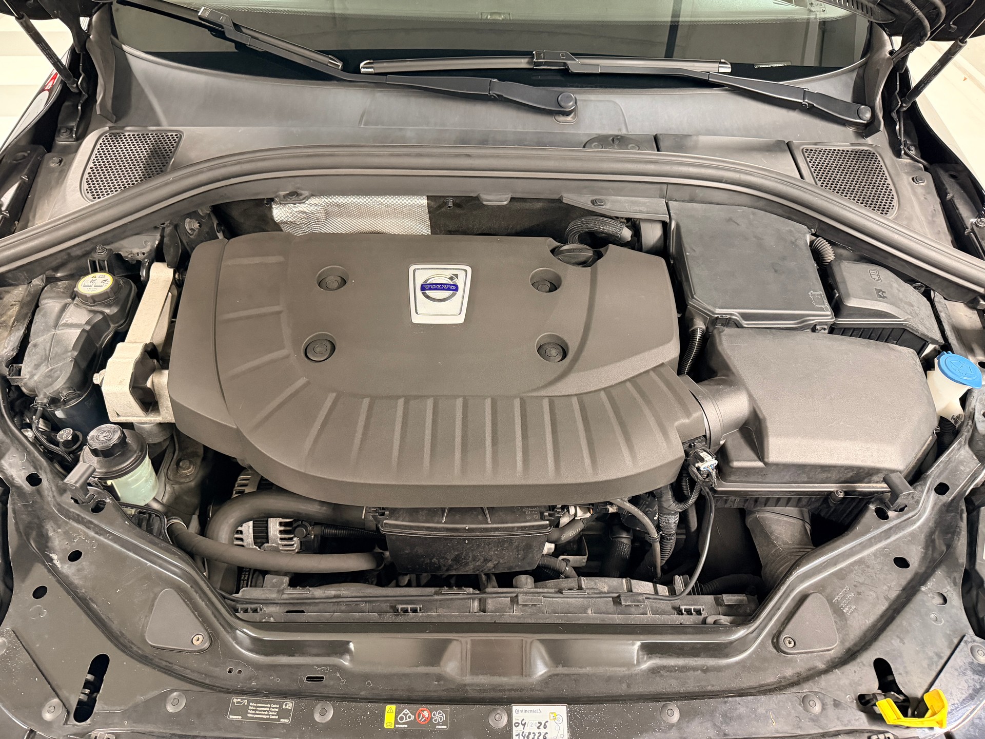 VOLVO XC60 D5 AWD Summum Geartronic-image-25