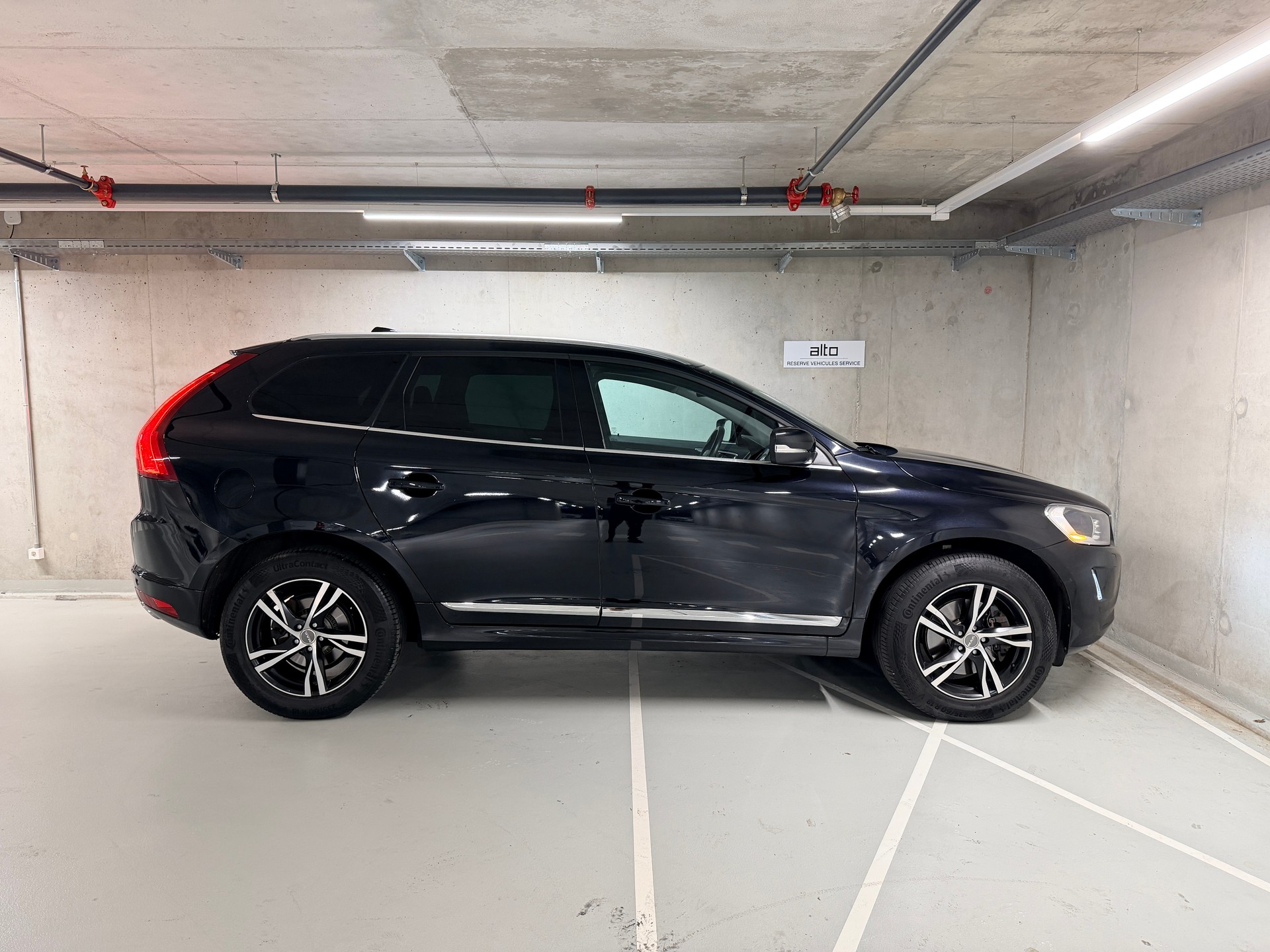 VOLVO XC60 D5 AWD Summum Geartronic-image-5