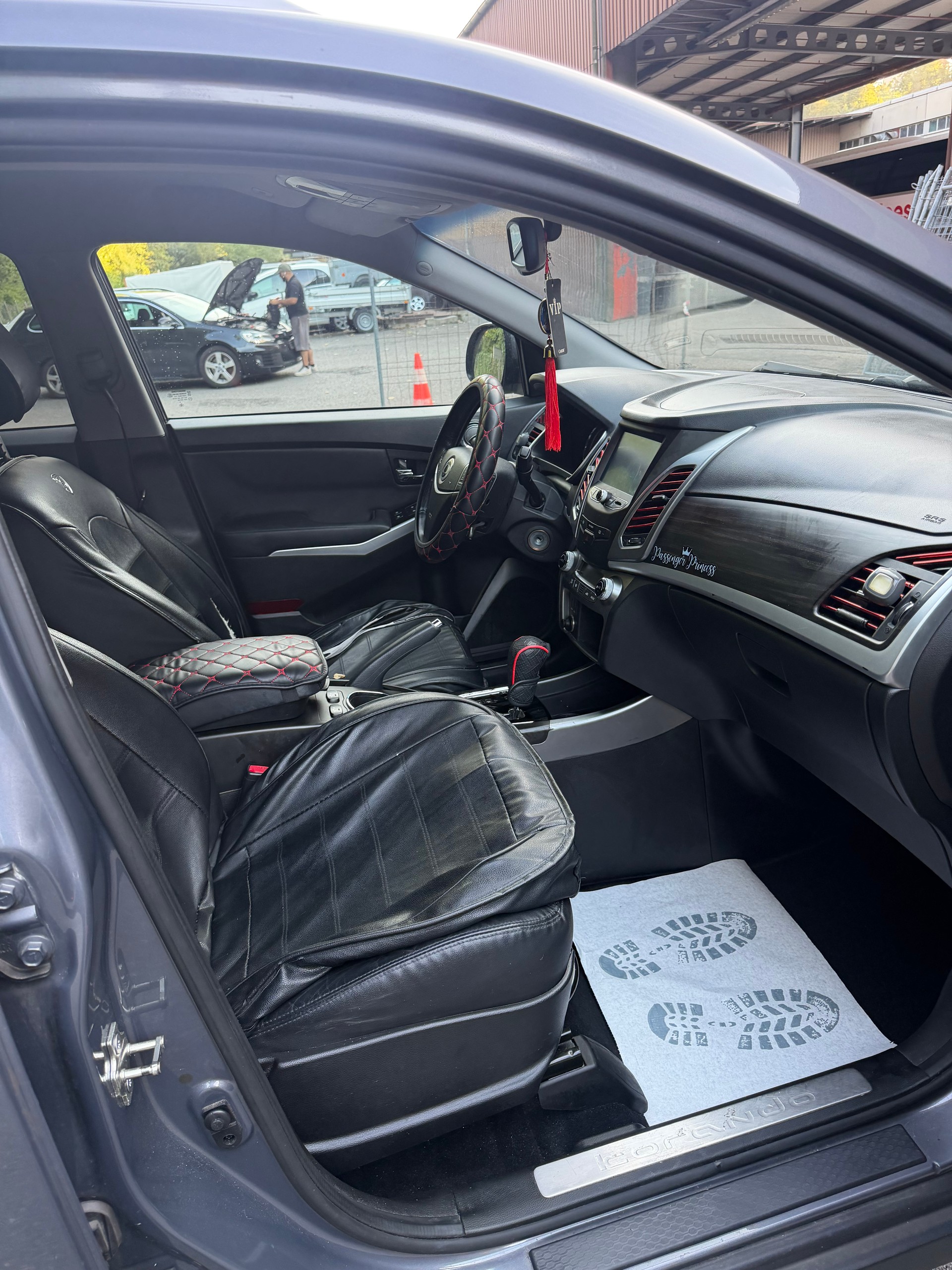 KGM-SsangYong Korando 2.2 e-XDi Quartz 4WD Automatic-image-10