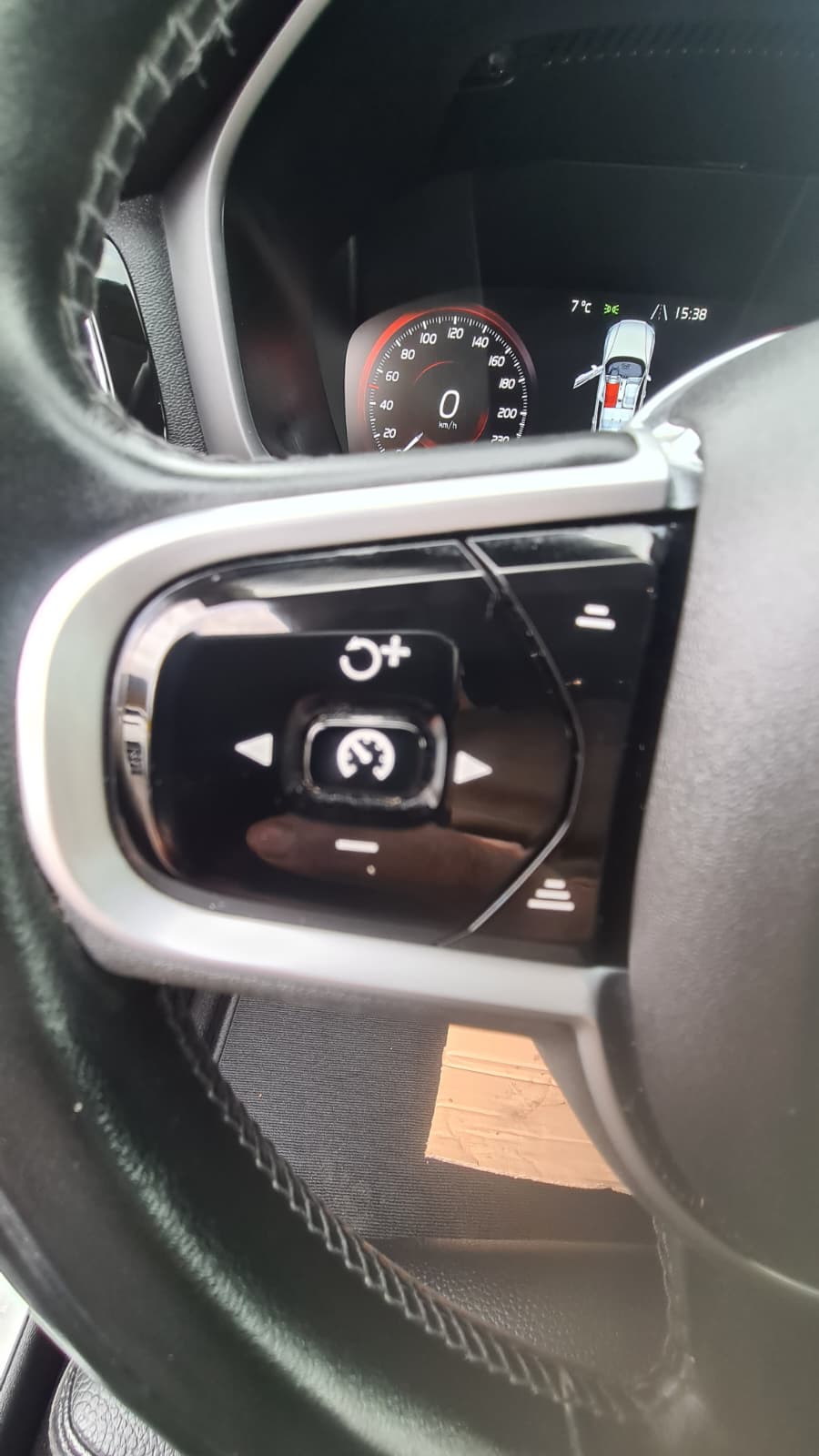 VOLVO V60 Cross Country B4 Diesel Mild Hybrid AWD Geartronic ** Voll-Leder ** Gr-Navi ** RF-Kamera 360° ** Sitzmemory ** Ab MFK **-image-9