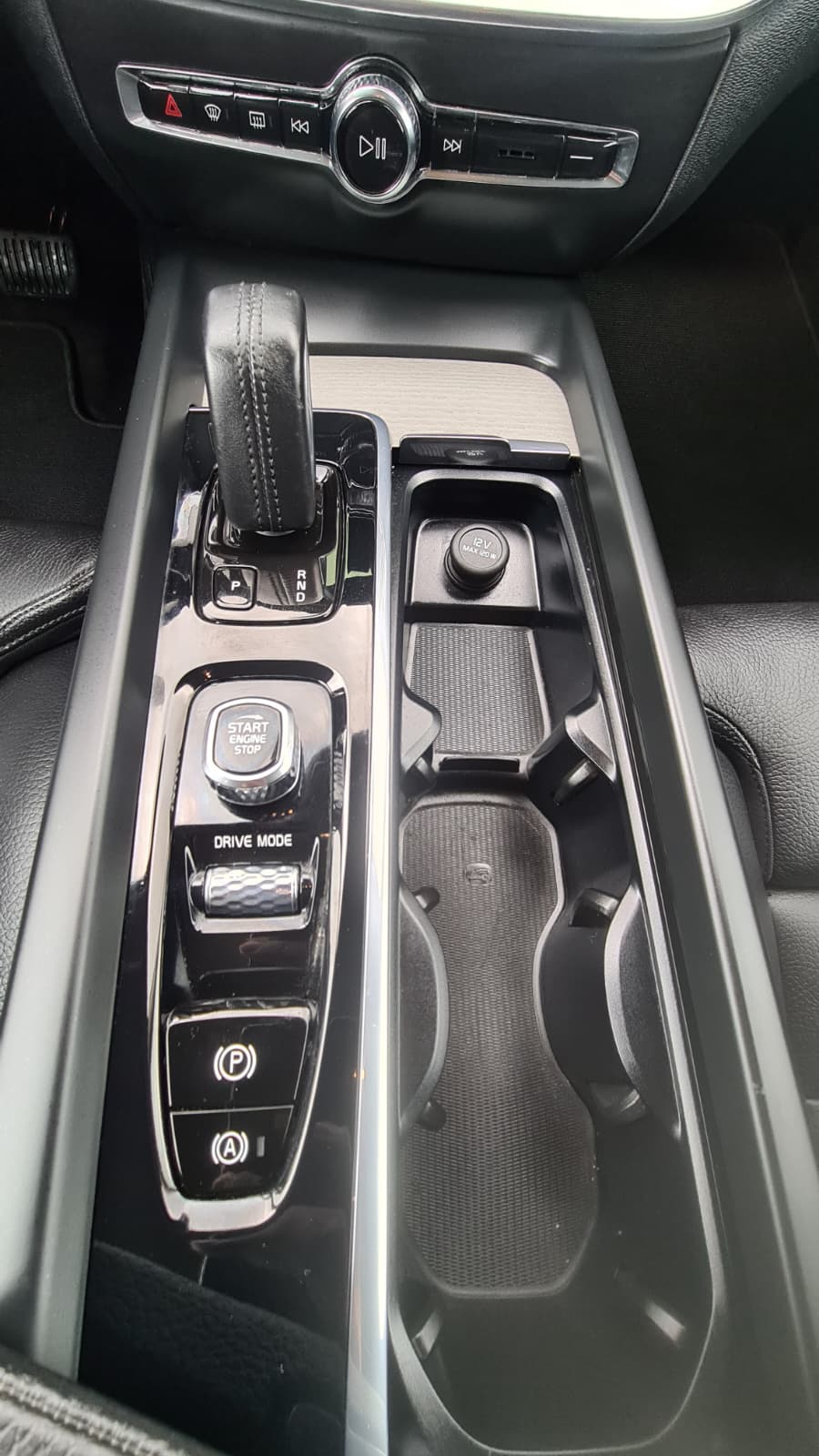 VOLVO V60 Cross Country B4 Diesel Mild Hybrid AWD Geartronic ** Voll-Leder ** Gr-Navi ** RF-Kamera 360° ** Sitzmemory ** Ab MFK **-image-10