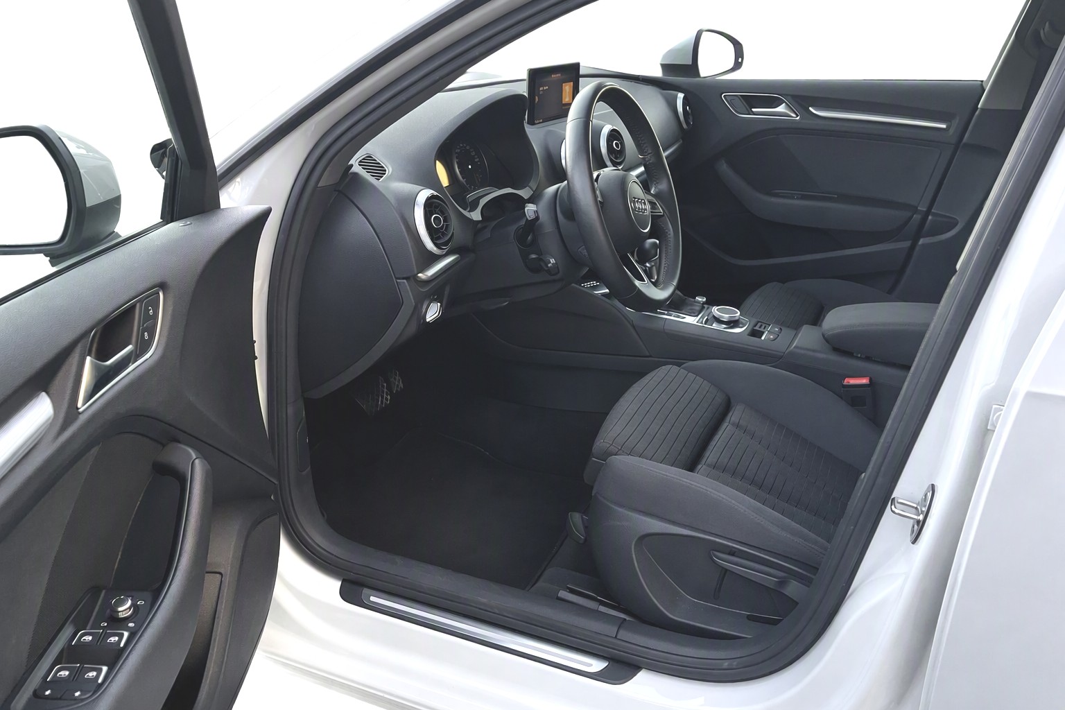 AUDI 2.0 40 TFSI Sp. Attrac. qu.STr-image-4