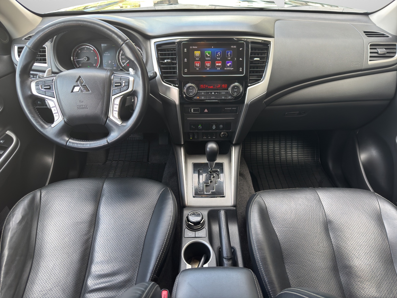 MITSUBISHI L 200 4x4 D-Cab Pick-up 2.2 DID 4x4 Diamond-image-8