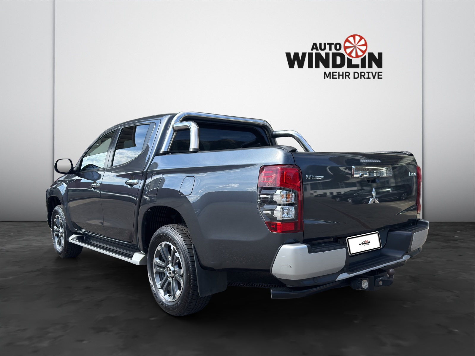 MITSUBISHI L 200 4x4 D-Cab Pick-up 2.2 DID 4x4 Diamond-image-2