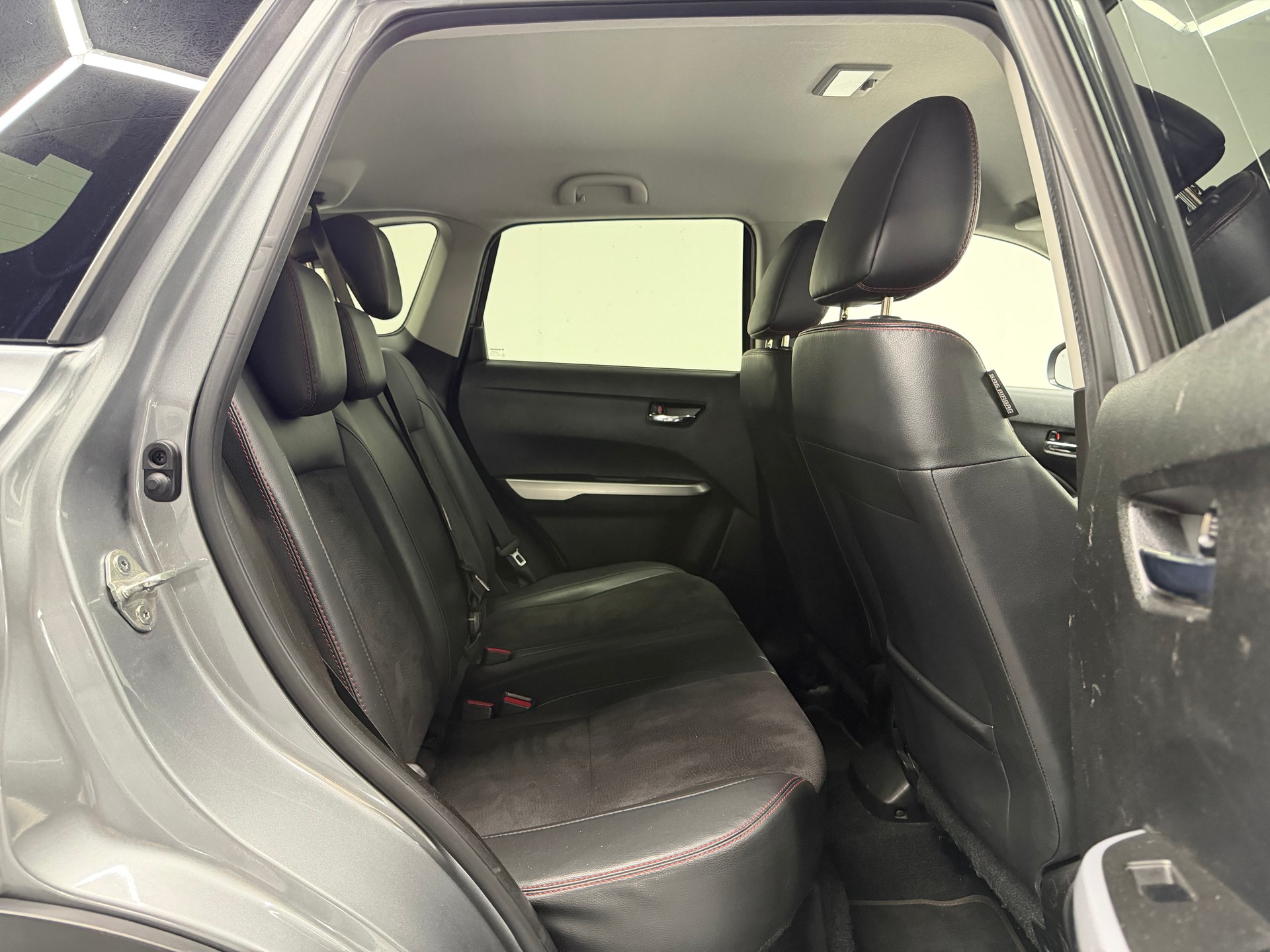 SUZUKI Vitara 1.4 Boosterjet Piz Sulai Top Automatic-image-12