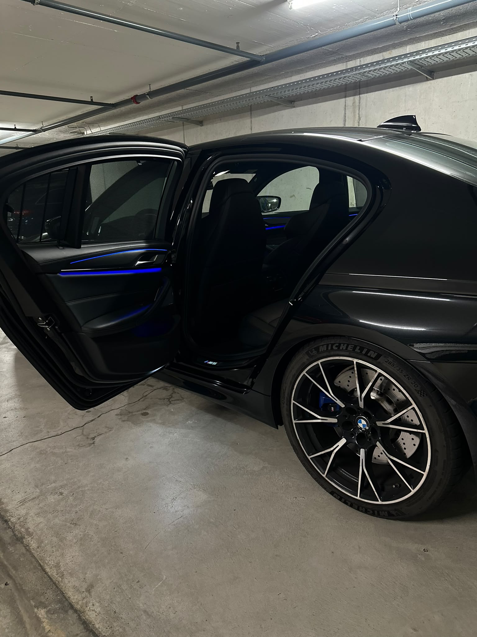 BMW M5 Competition xDrive-image-7