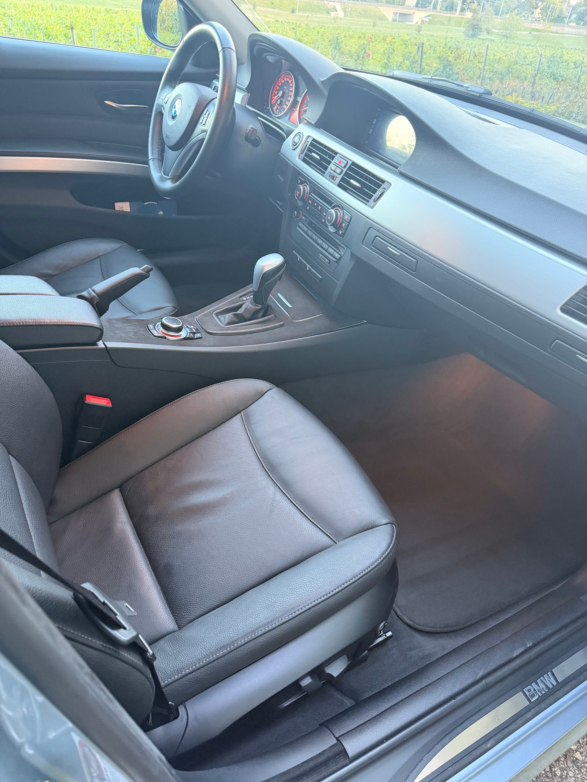BMW 335i x-Drive Steptronic-image-5