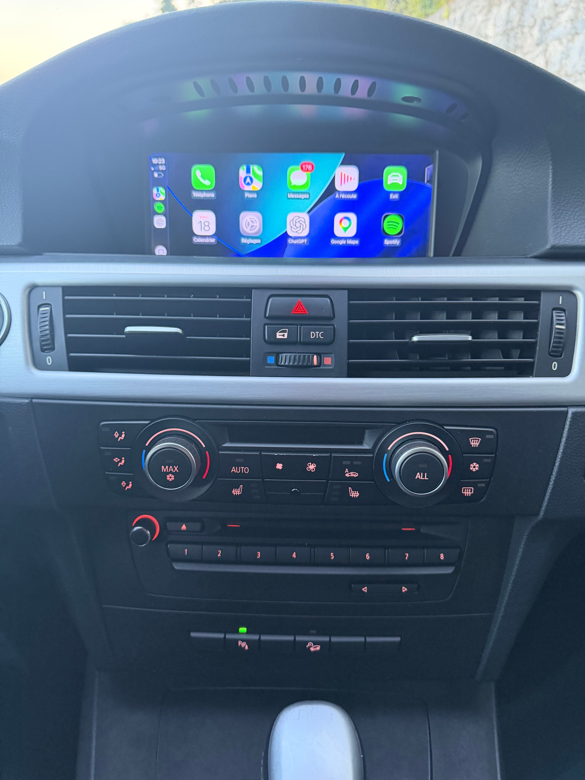 BMW 335i x-Drive Steptronic-image-10