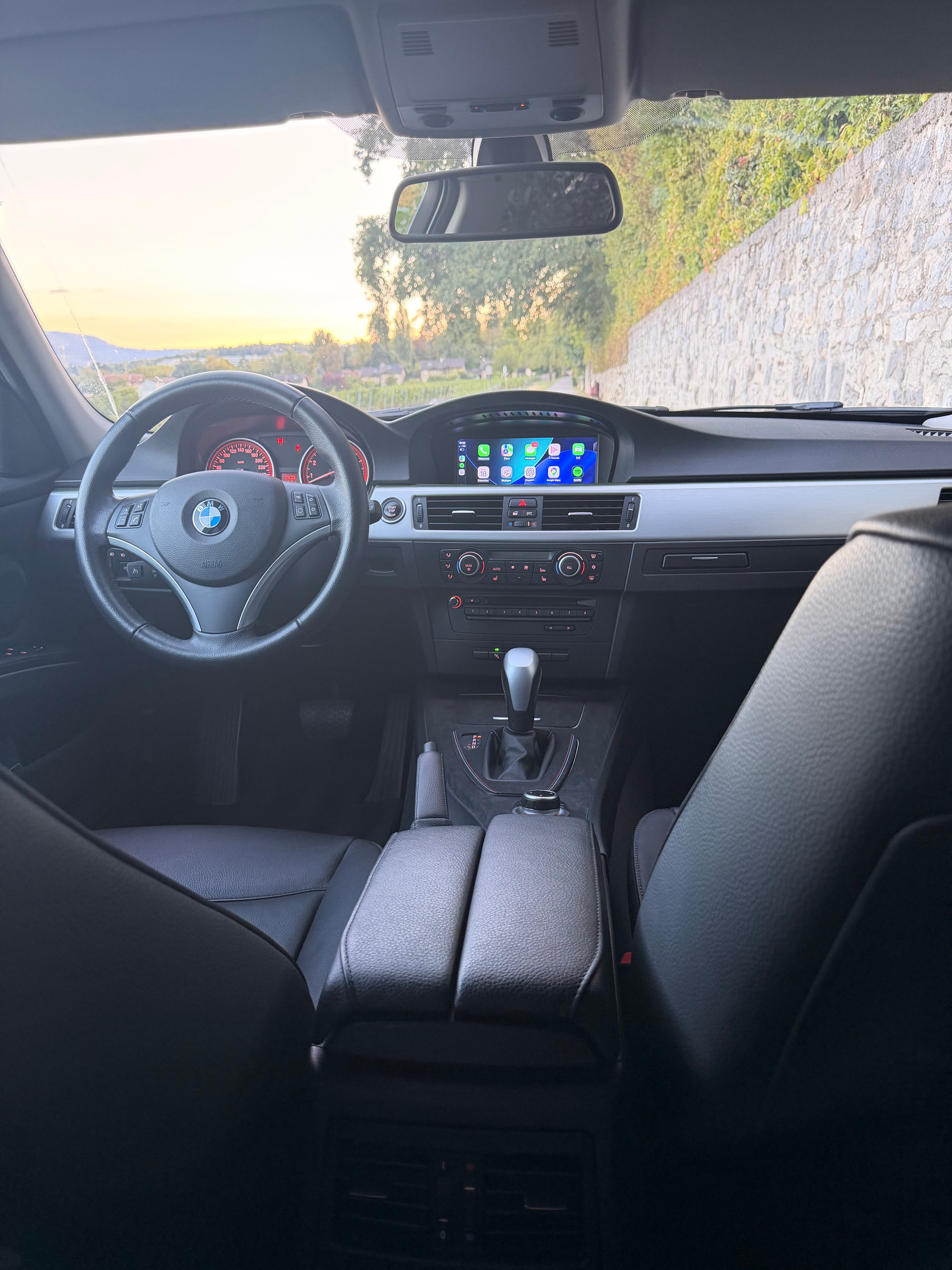 BMW 335i x-Drive Steptronic-image-4