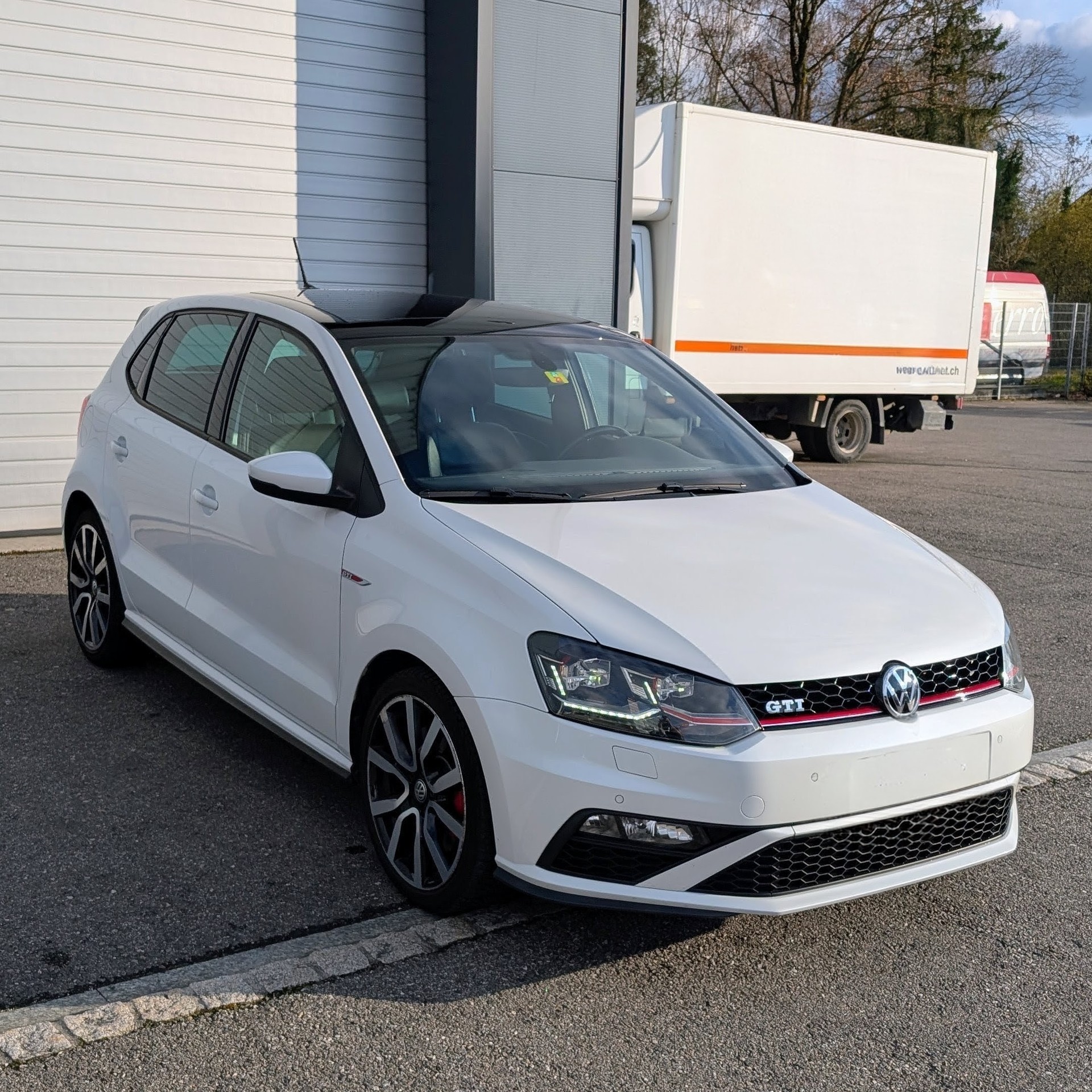 VW 1.8 TSI GTI DSG-image-1