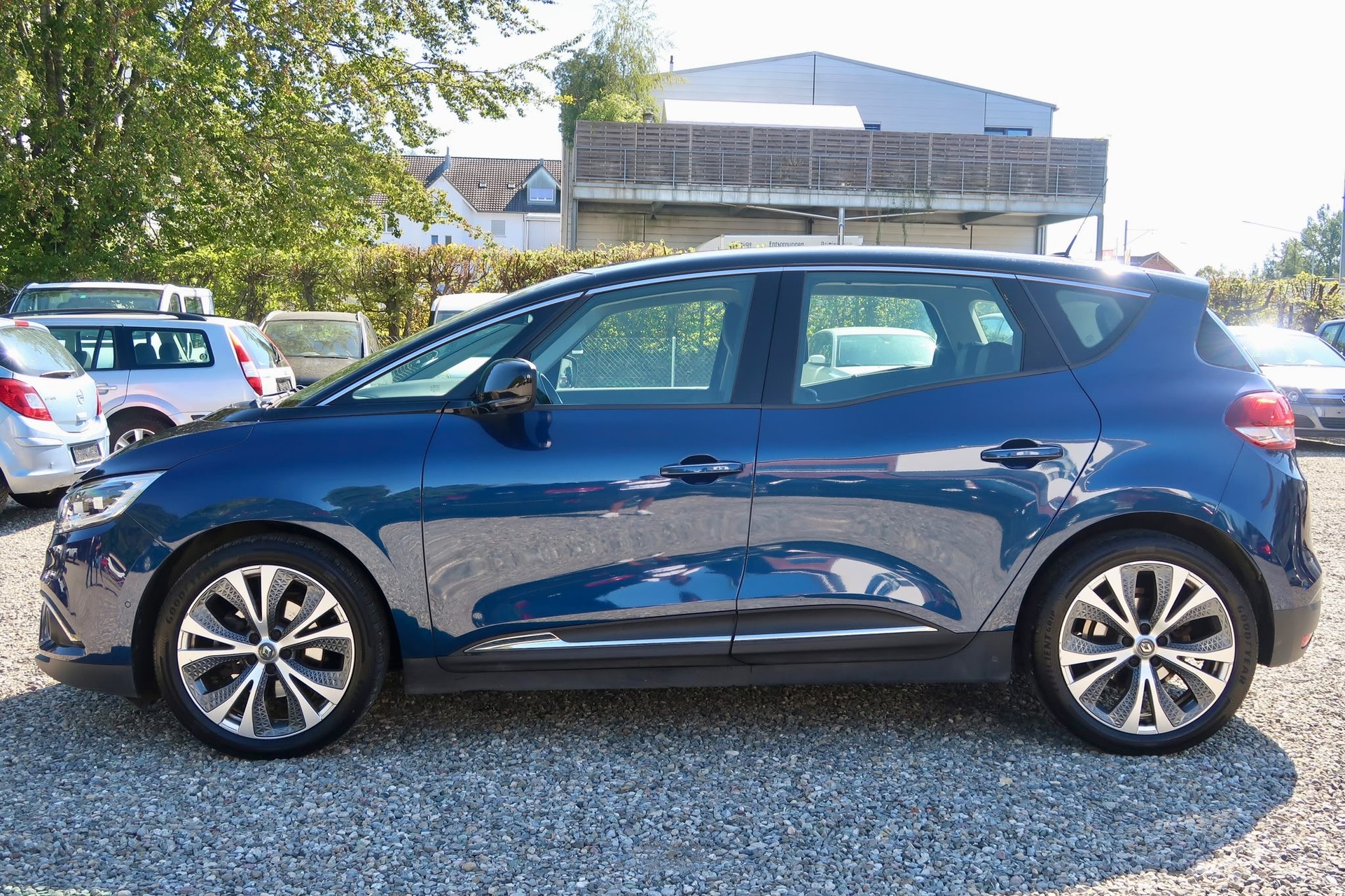 RENAULT Scénic 1.6 dCi Intens EDC-image-2
