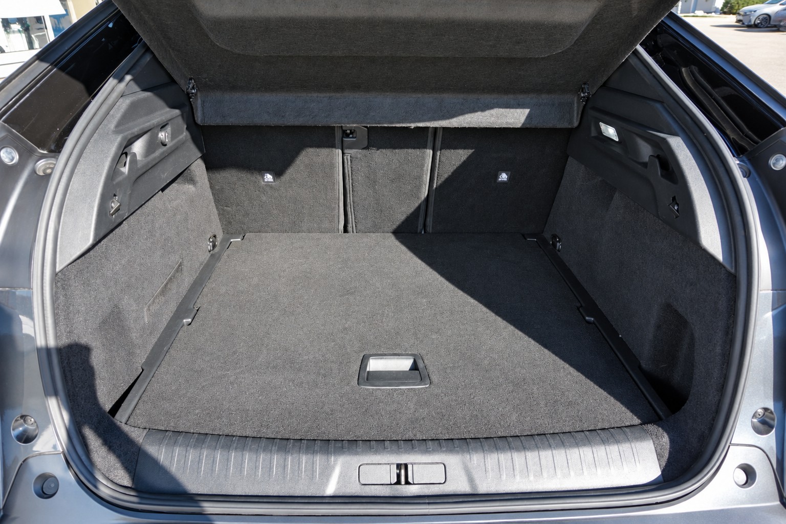 PEUGEOT 3008 1.2 Hybrid GT-image-12