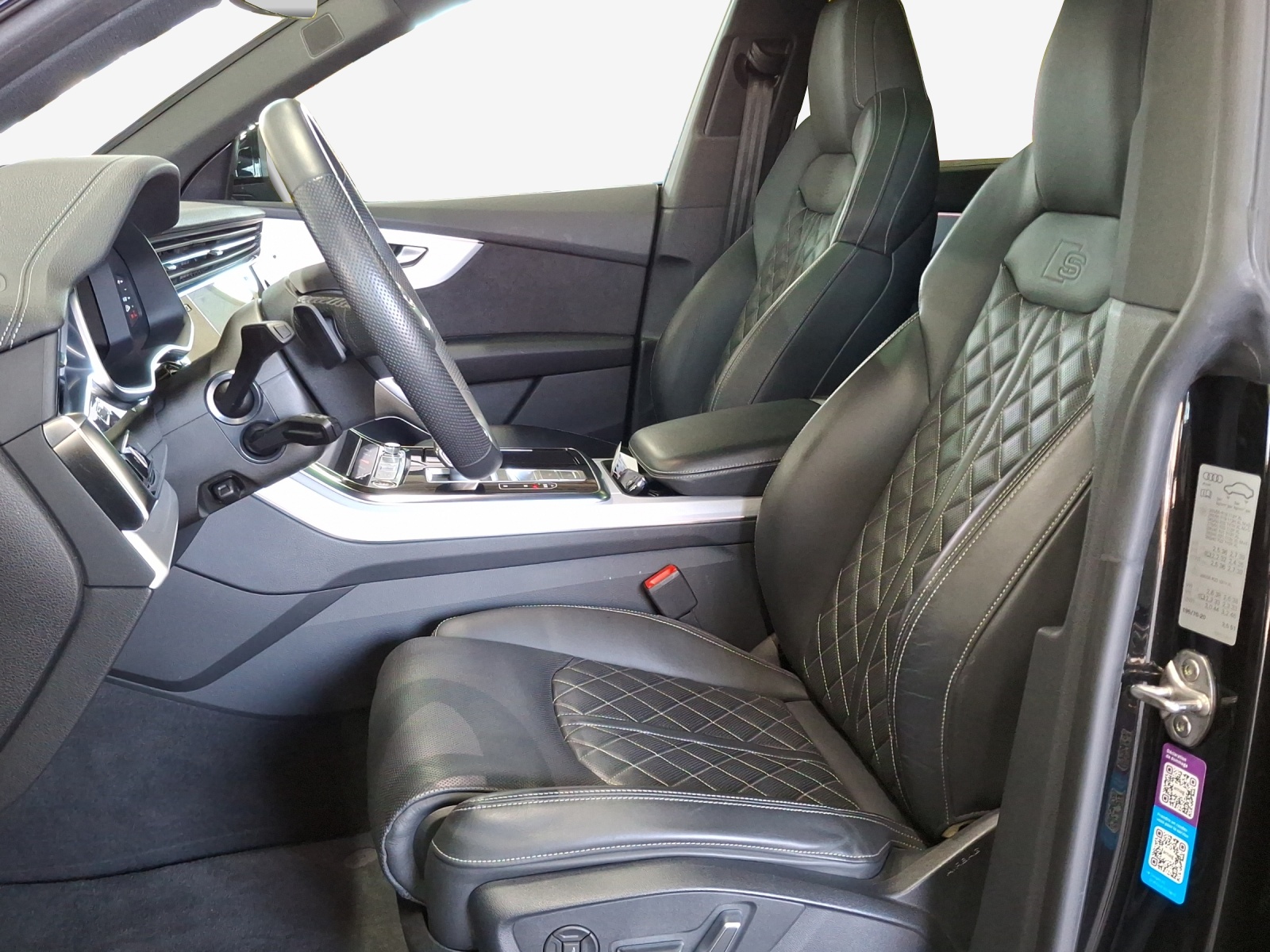 AUDI Q8 55 TFSI quattro tiptronic-image-7