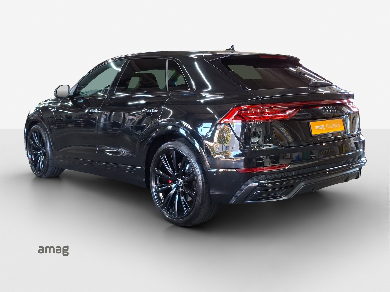 AUDI Q8 55 TFSI quattro tiptronic-image-2