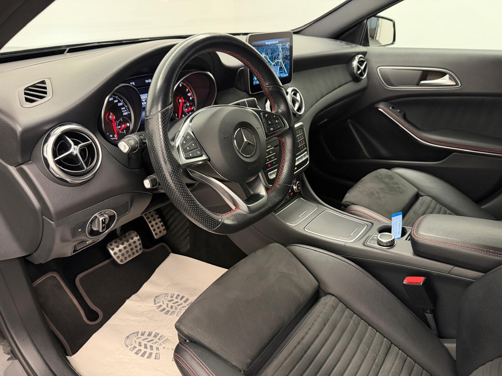 MERCEDES-BENZ GLA 220 AMG Line 4m-image-9