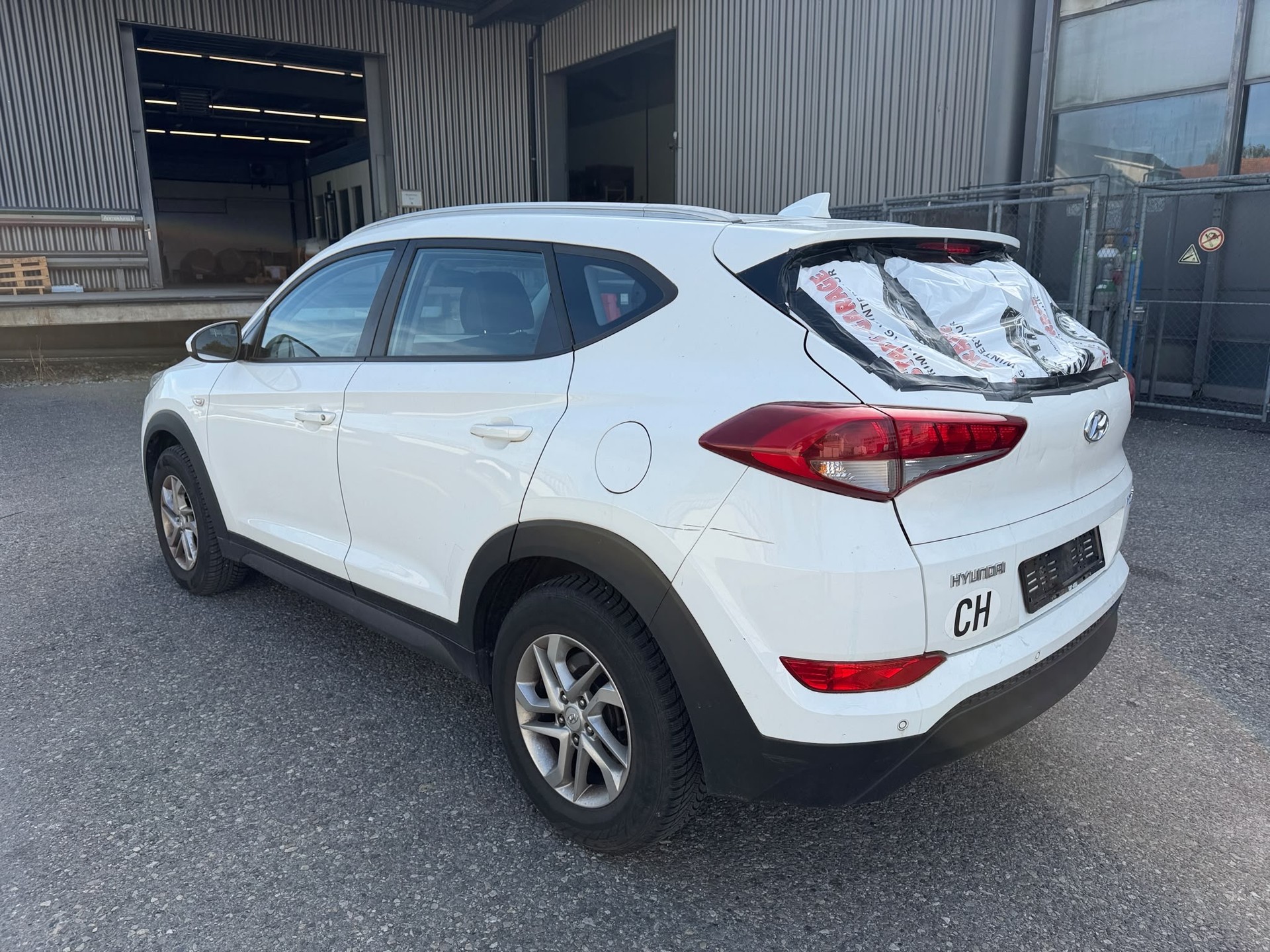 HYUNDAI Tucson 1.7 CRDI Origo 2WD-image-4