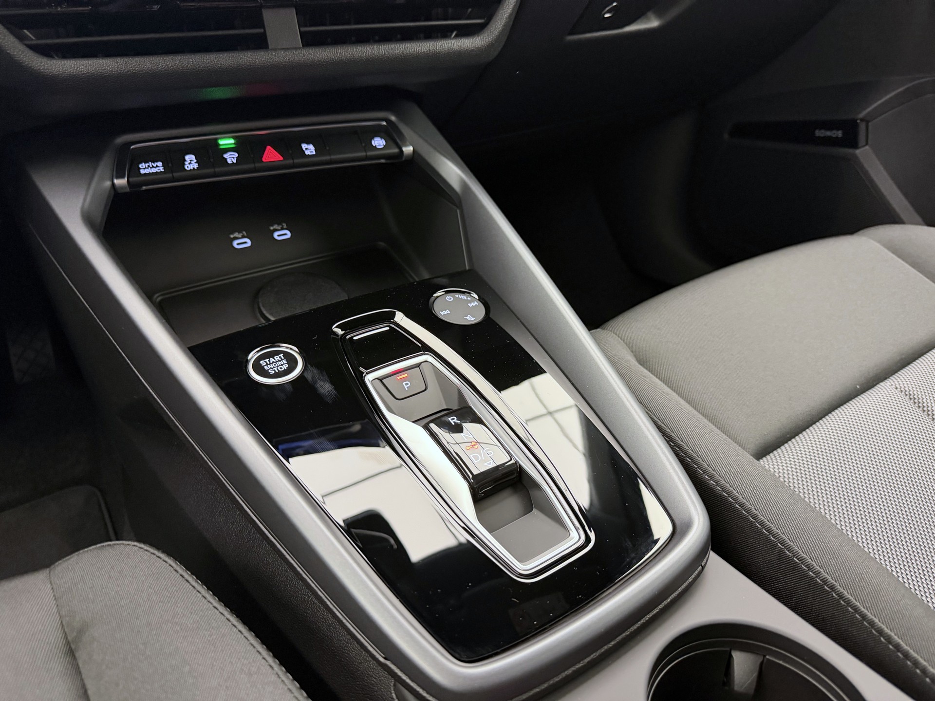 AUDI A3 Sportback TFSI e 150 kW Attraction S-tronic-image-13