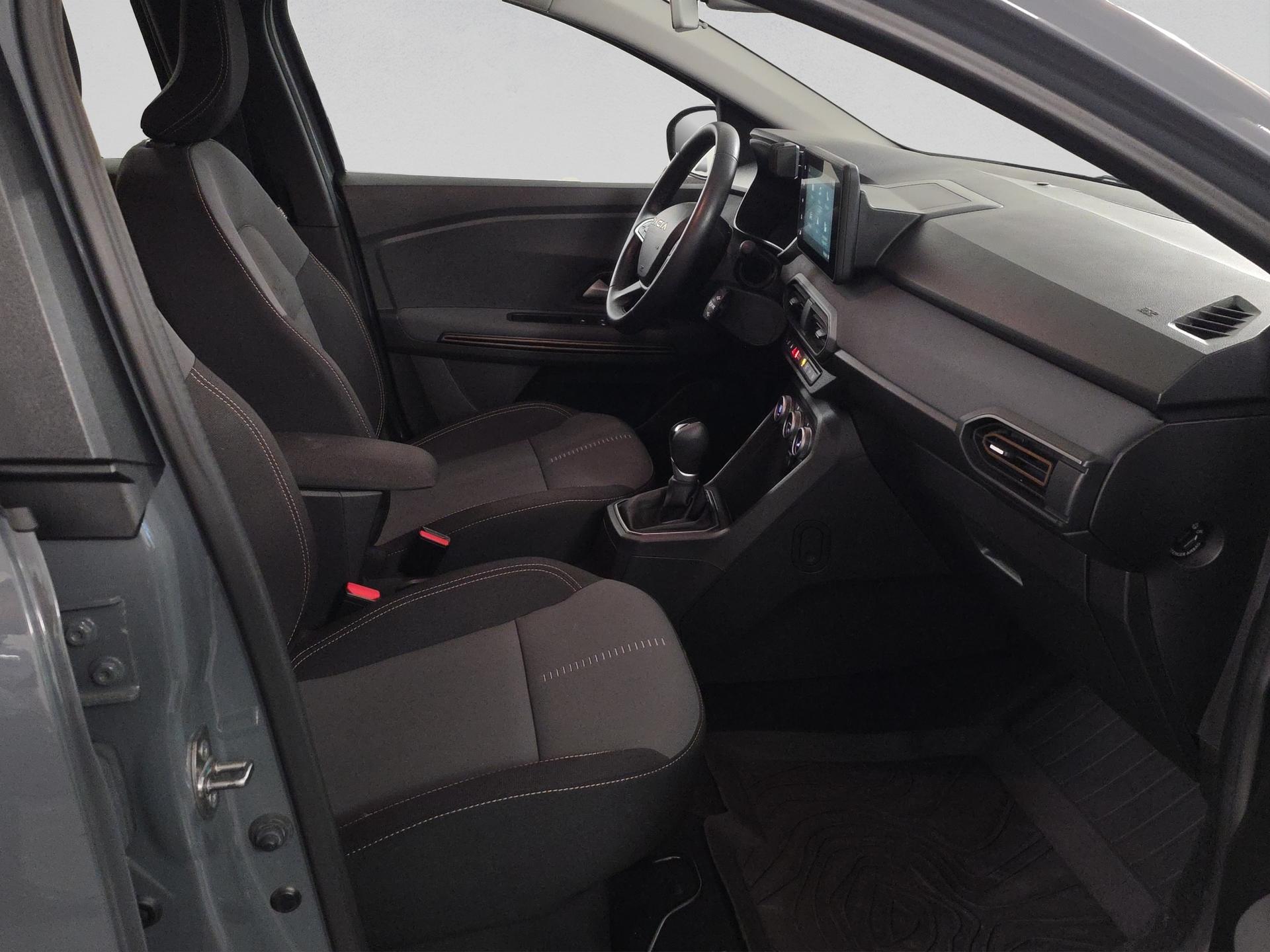 DACIA Jogger HEV 140 Extreme-image-16
