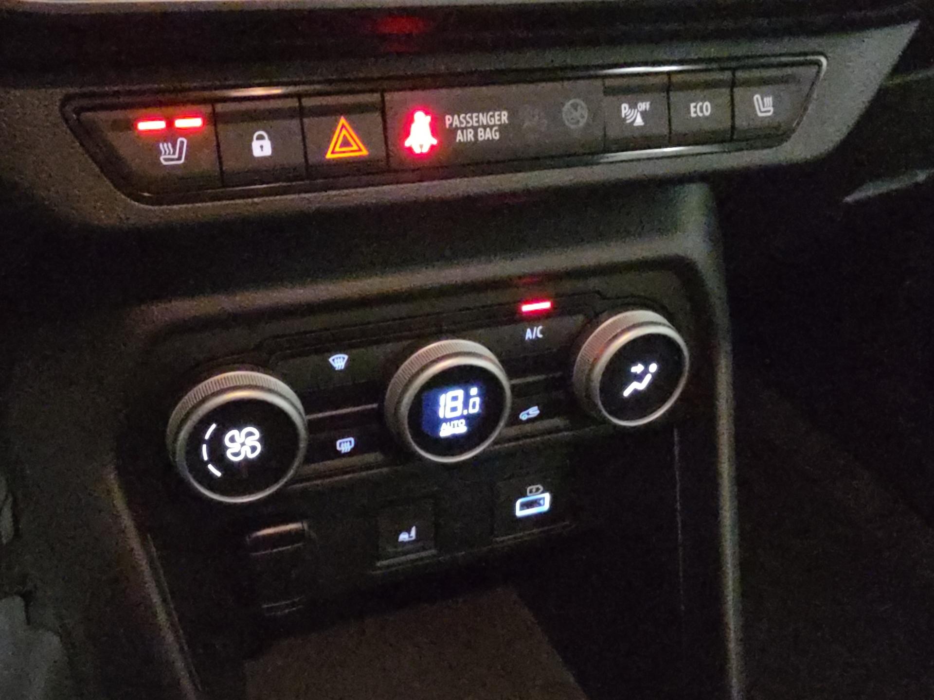 DACIA Jogger HEV 140 Extreme-image-24